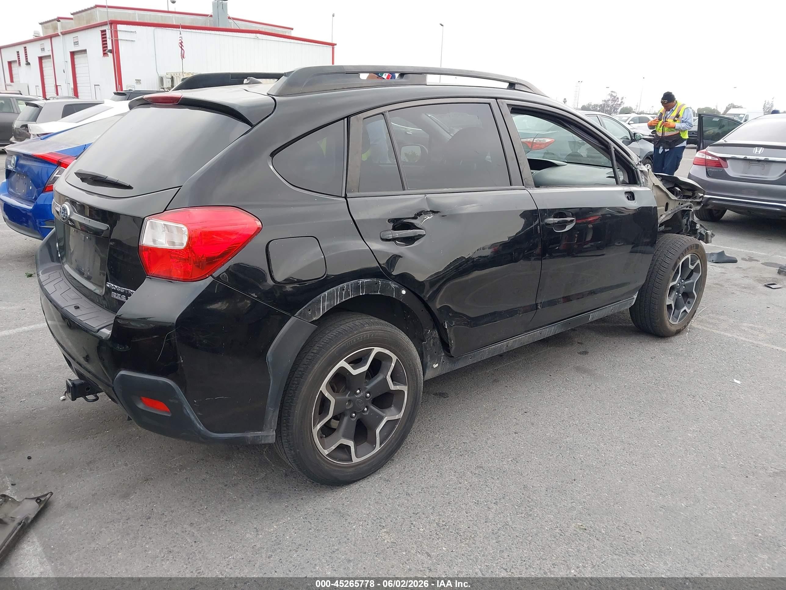 2015 Subaru Xv Crosstrek 2.0i Premium Black vin: JF2GPADC4FH236375