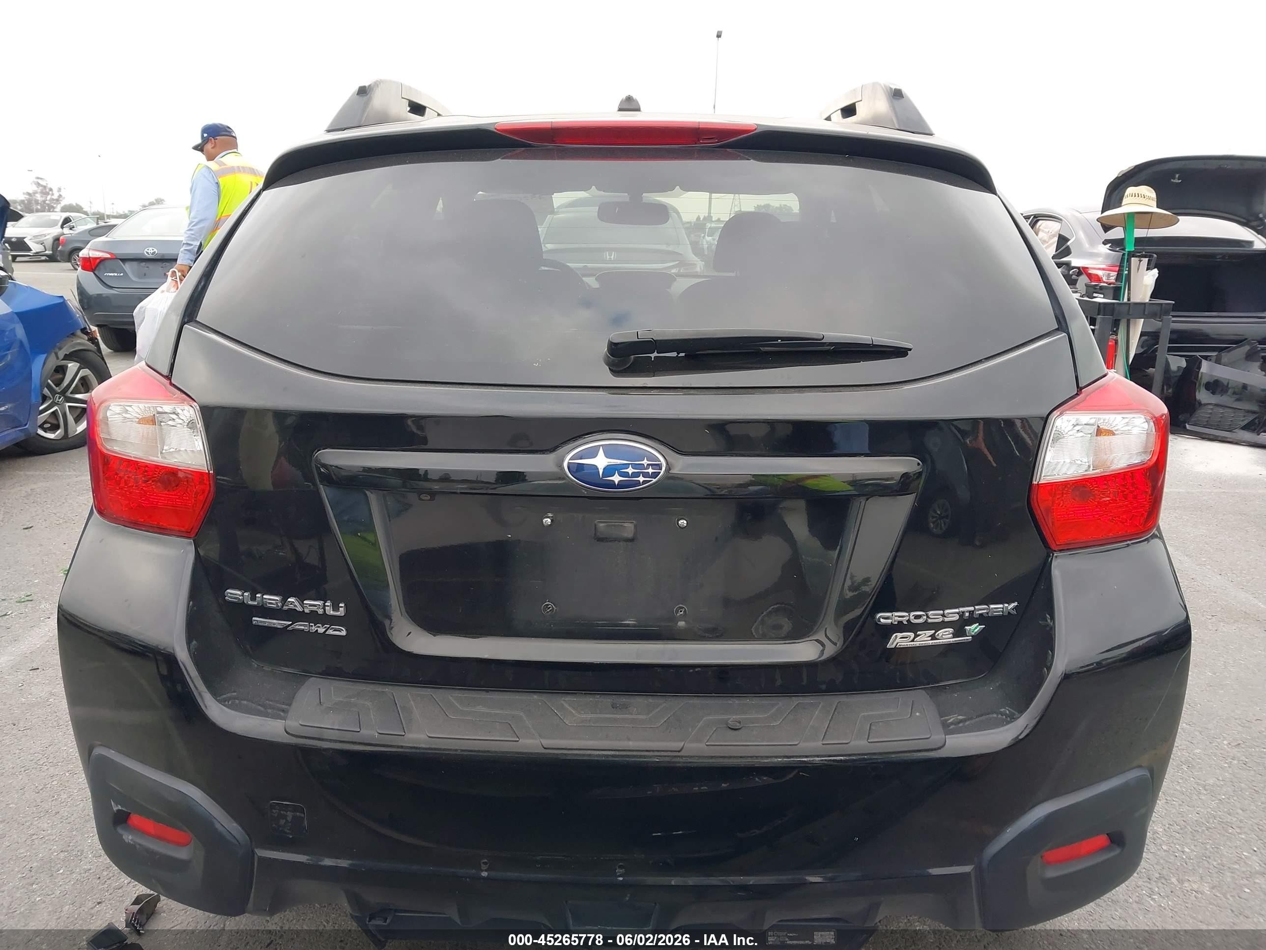 2015 Subaru Xv Crosstrek 2.0i Premium Black vin: JF2GPADC4FH236375