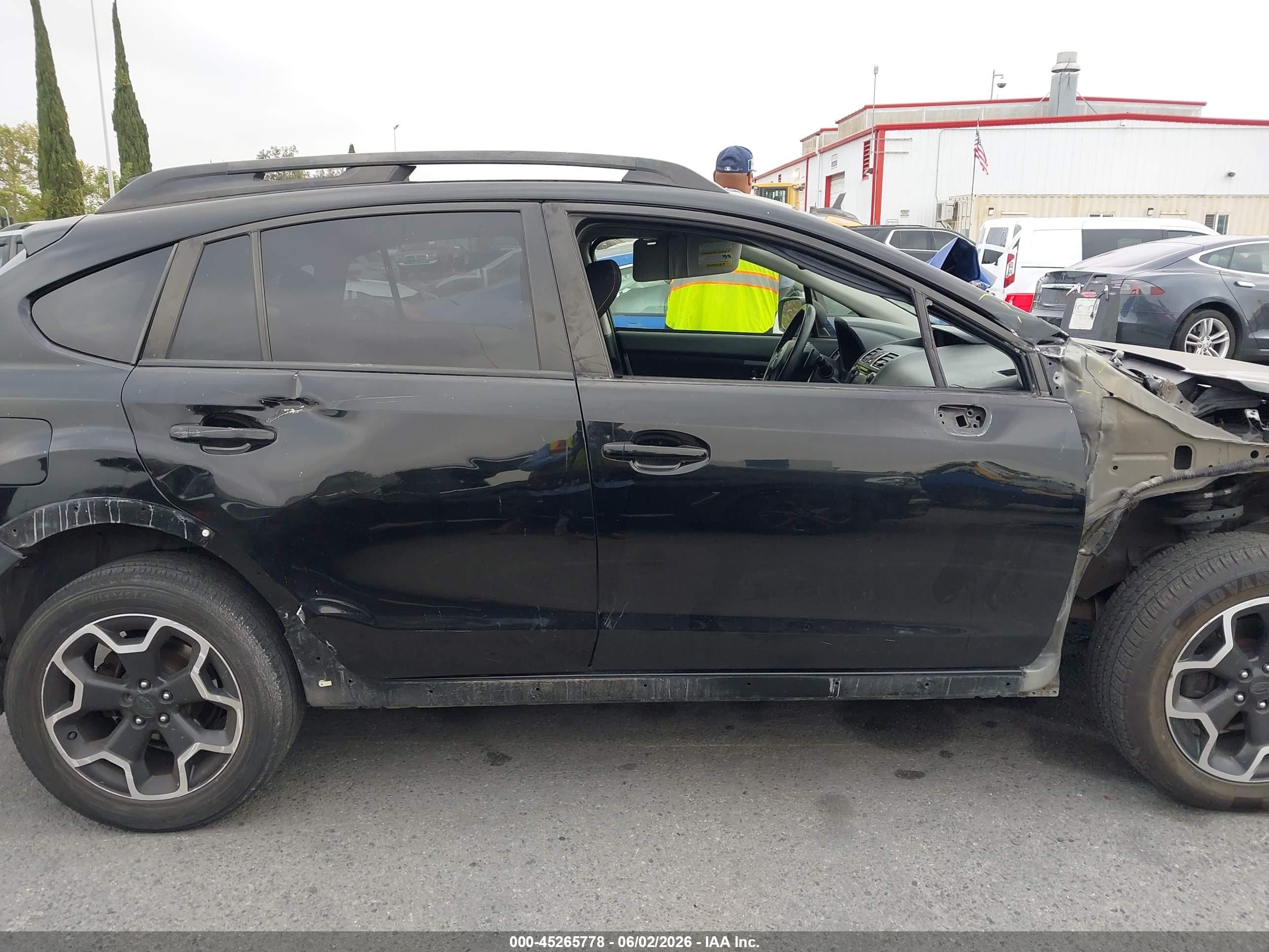 2015 Subaru Xv Crosstrek 2.0i Premium Black vin: JF2GPADC4FH236375