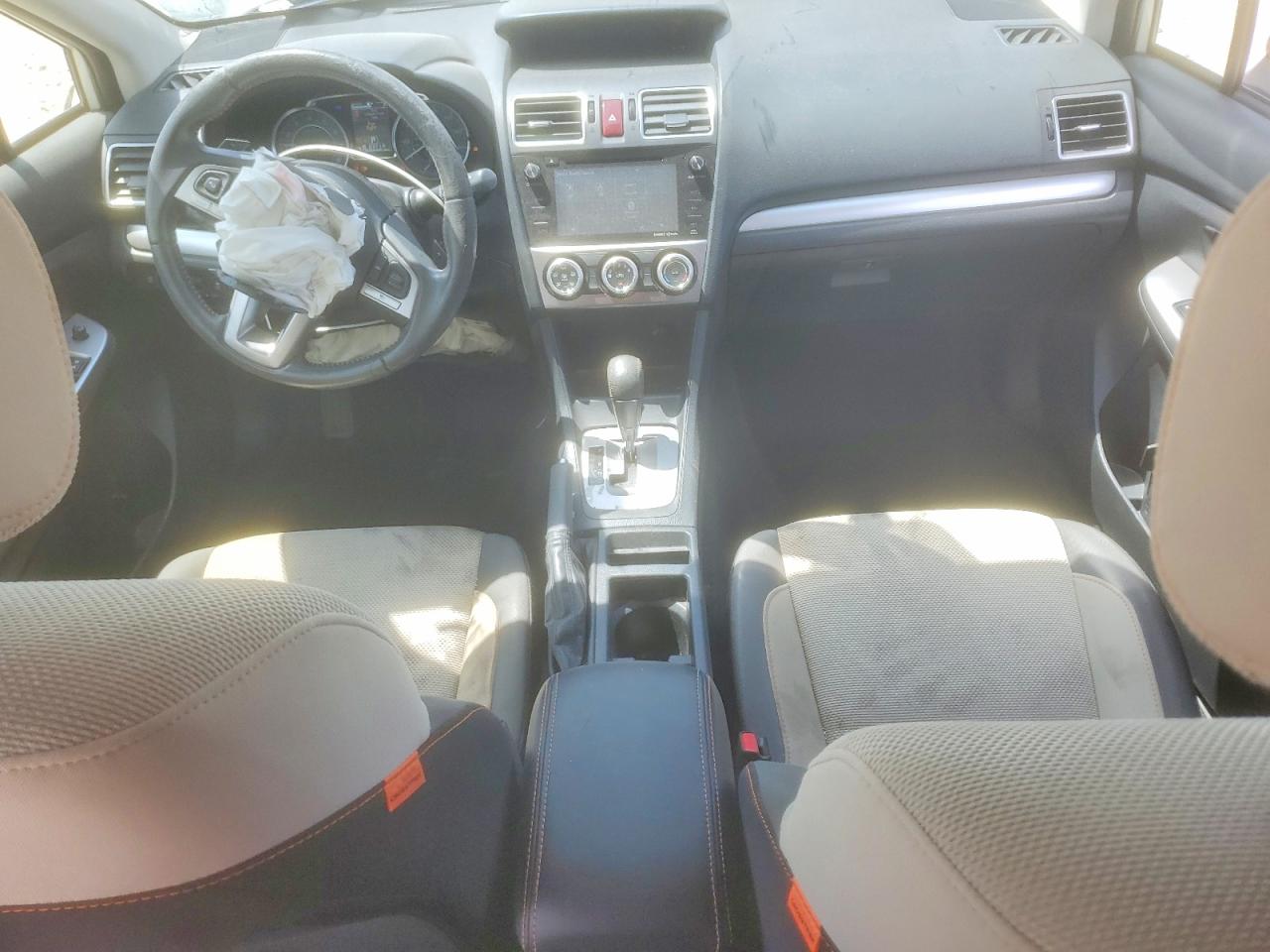 2016 Subaru Crosstrek Premium White vin: JF2GPADC4G8263058