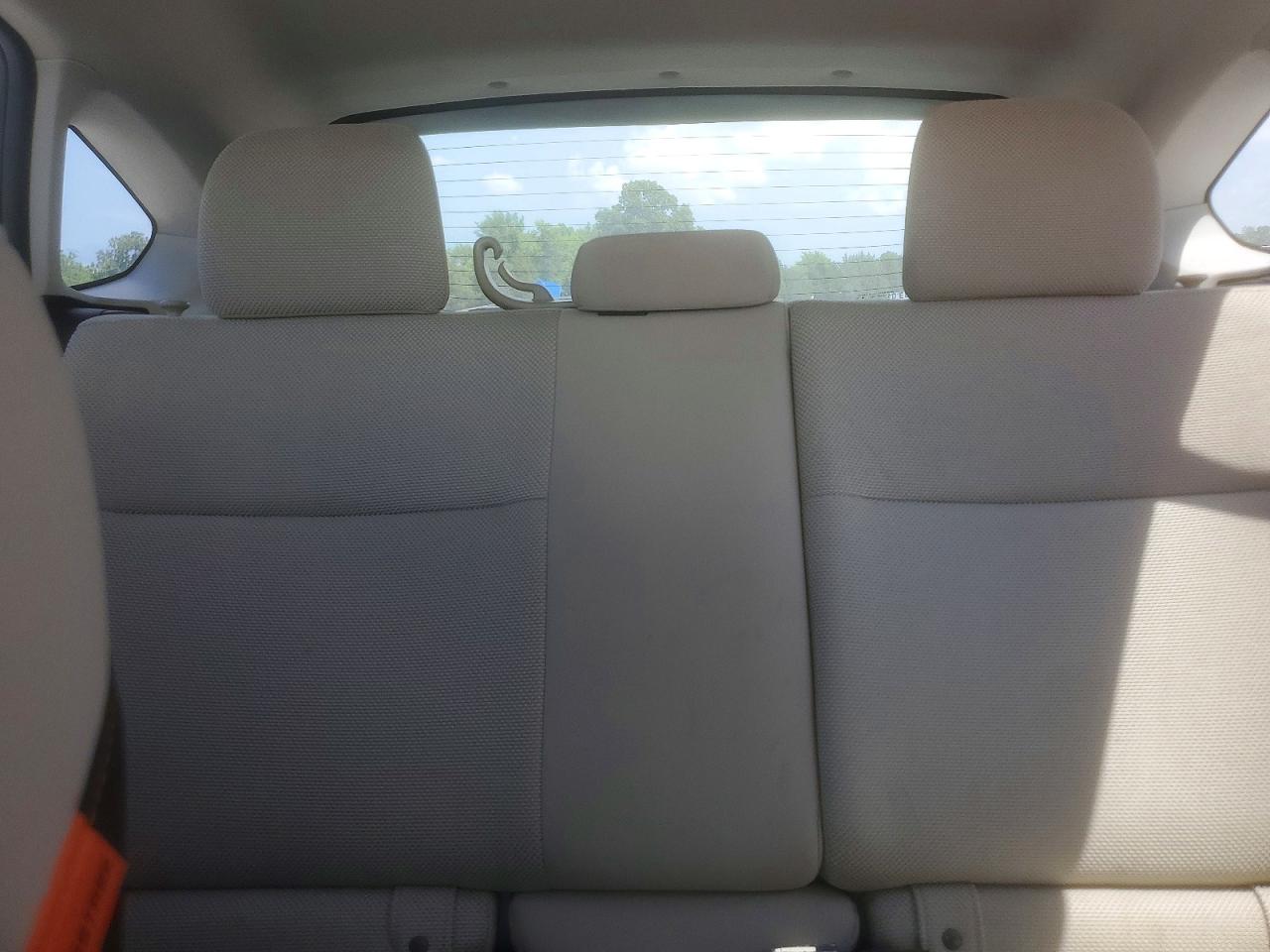2016 Subaru Crosstrek Premium White vin: JF2GPADC4G8263058