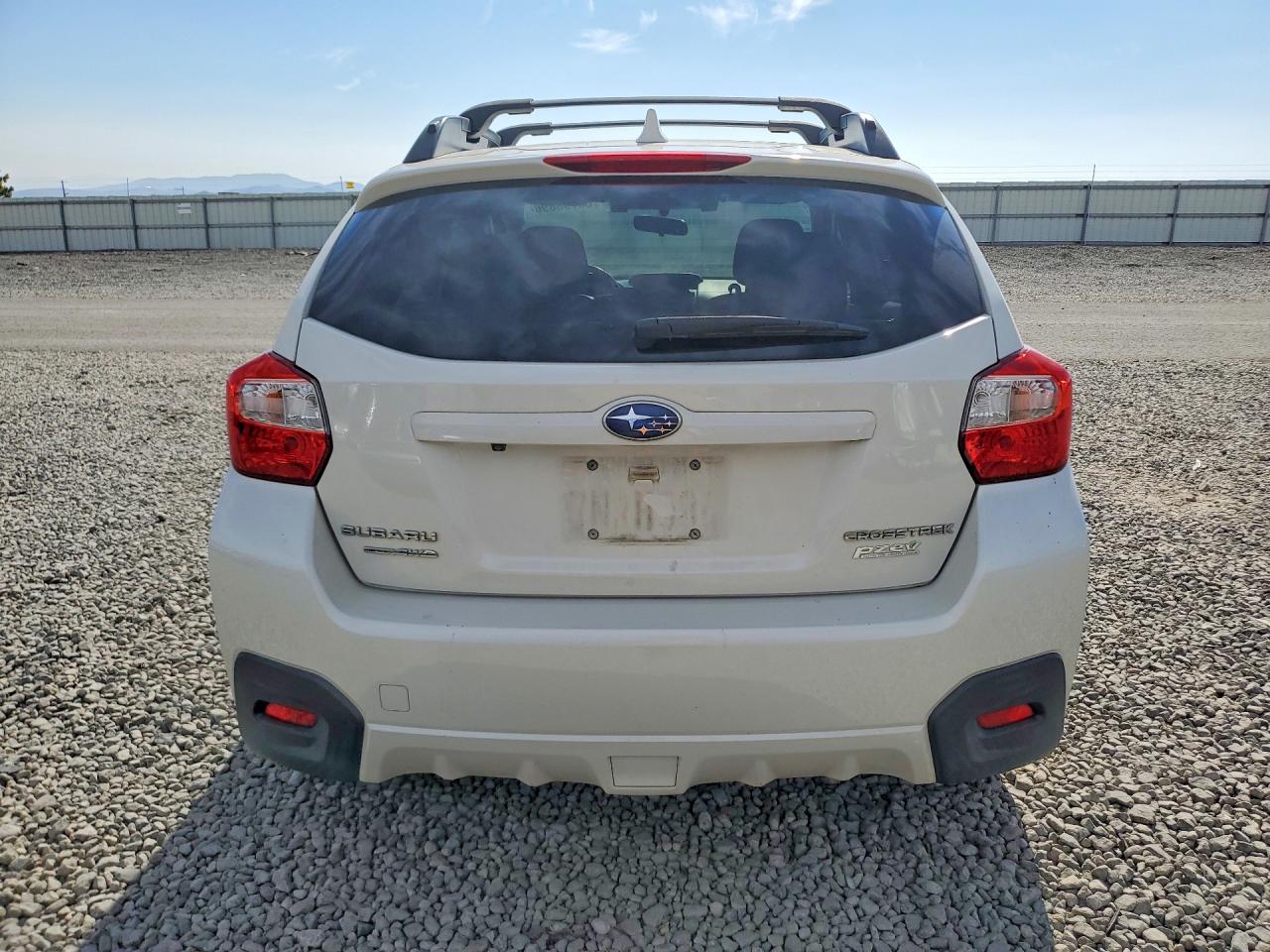 2016 Subaru Crosstrek Premium White vin: JF2GPADC8G8228104