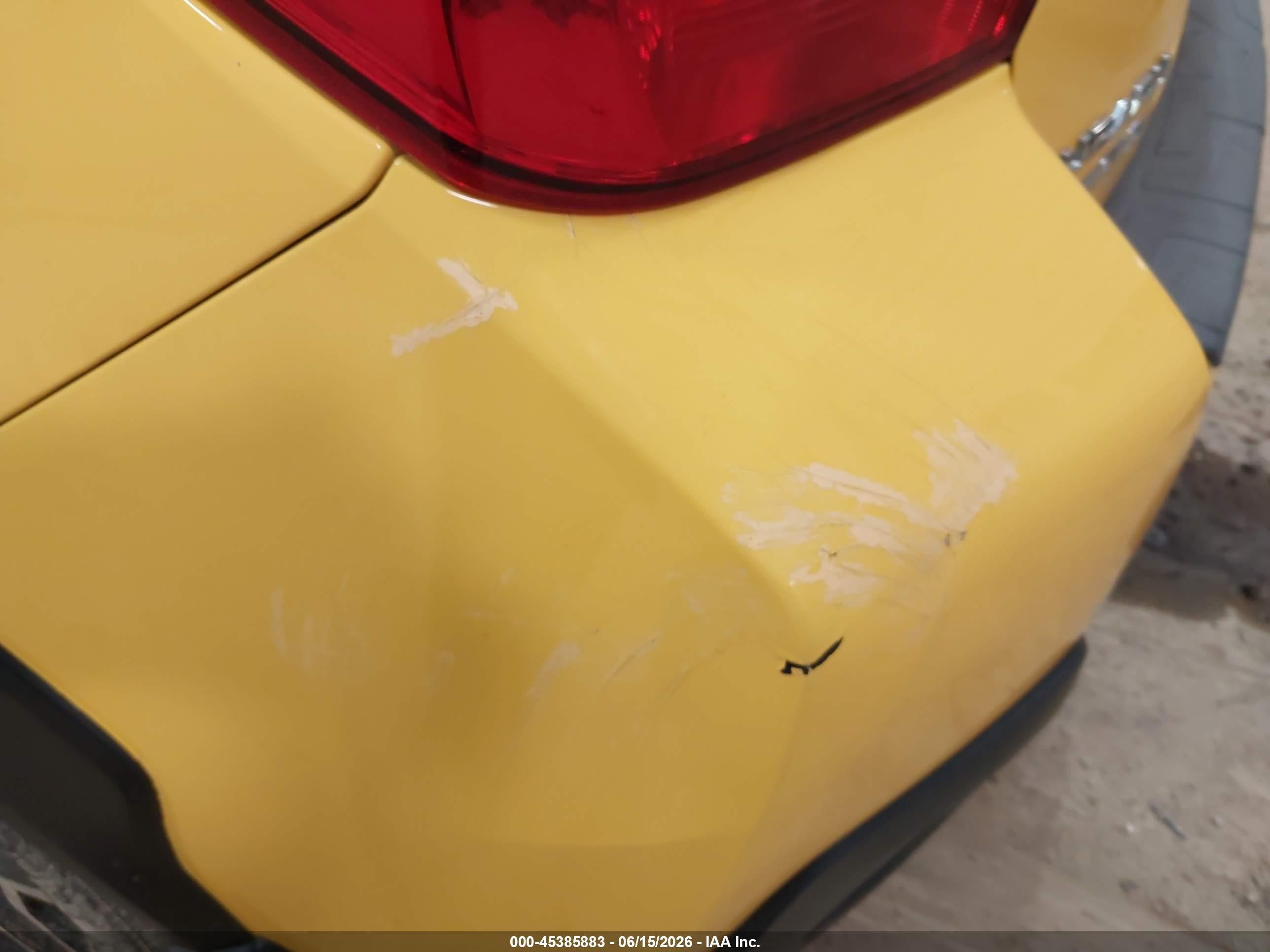 2015 Subaru Xv Crosstrek 2.0i Premium Yellow vin: JF2GPADC9F8240406
