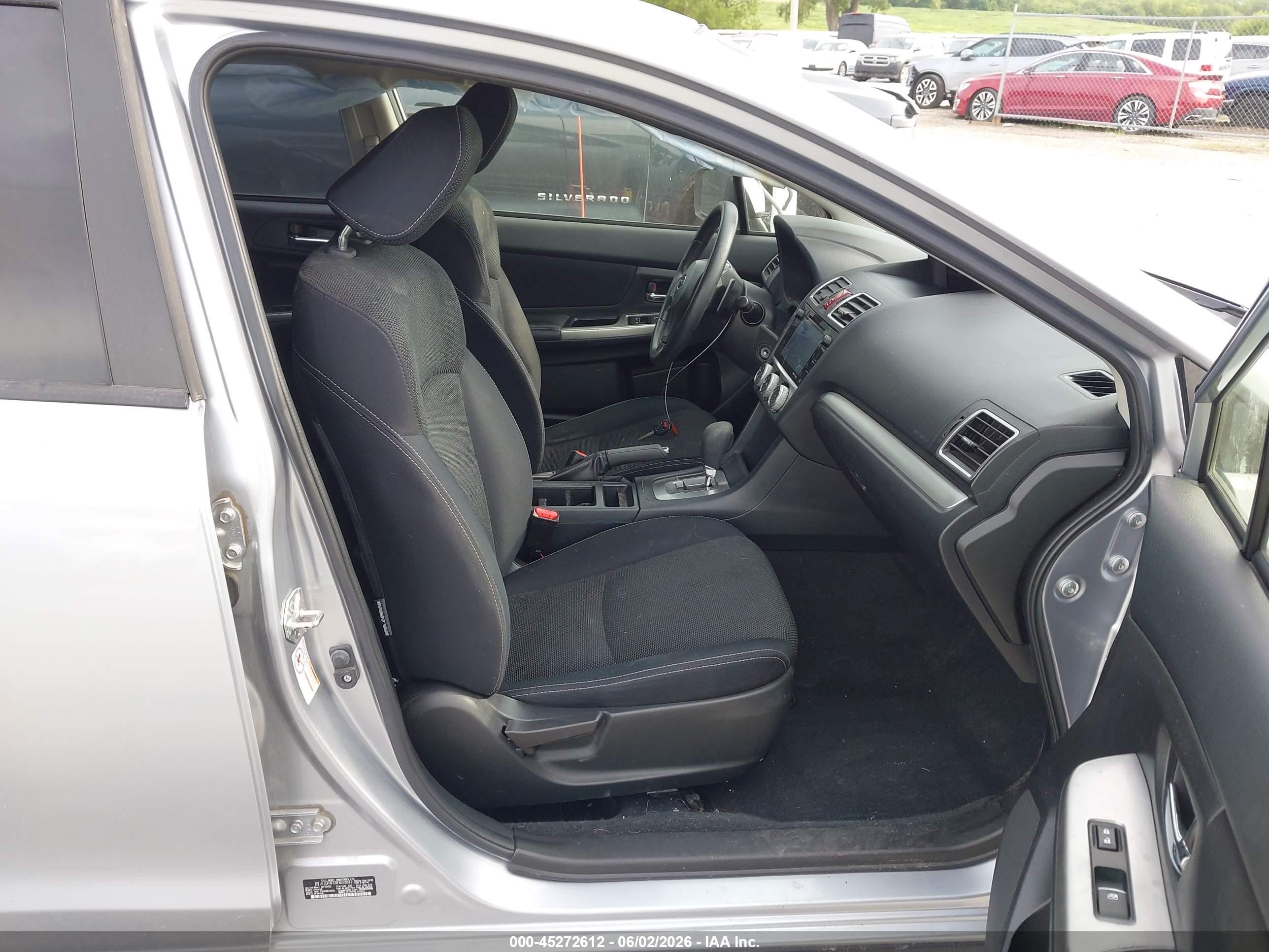 2015 Subaru Xv Crosstrek 2.0i Premium Silver vin: JF2GPAFC8F8228812