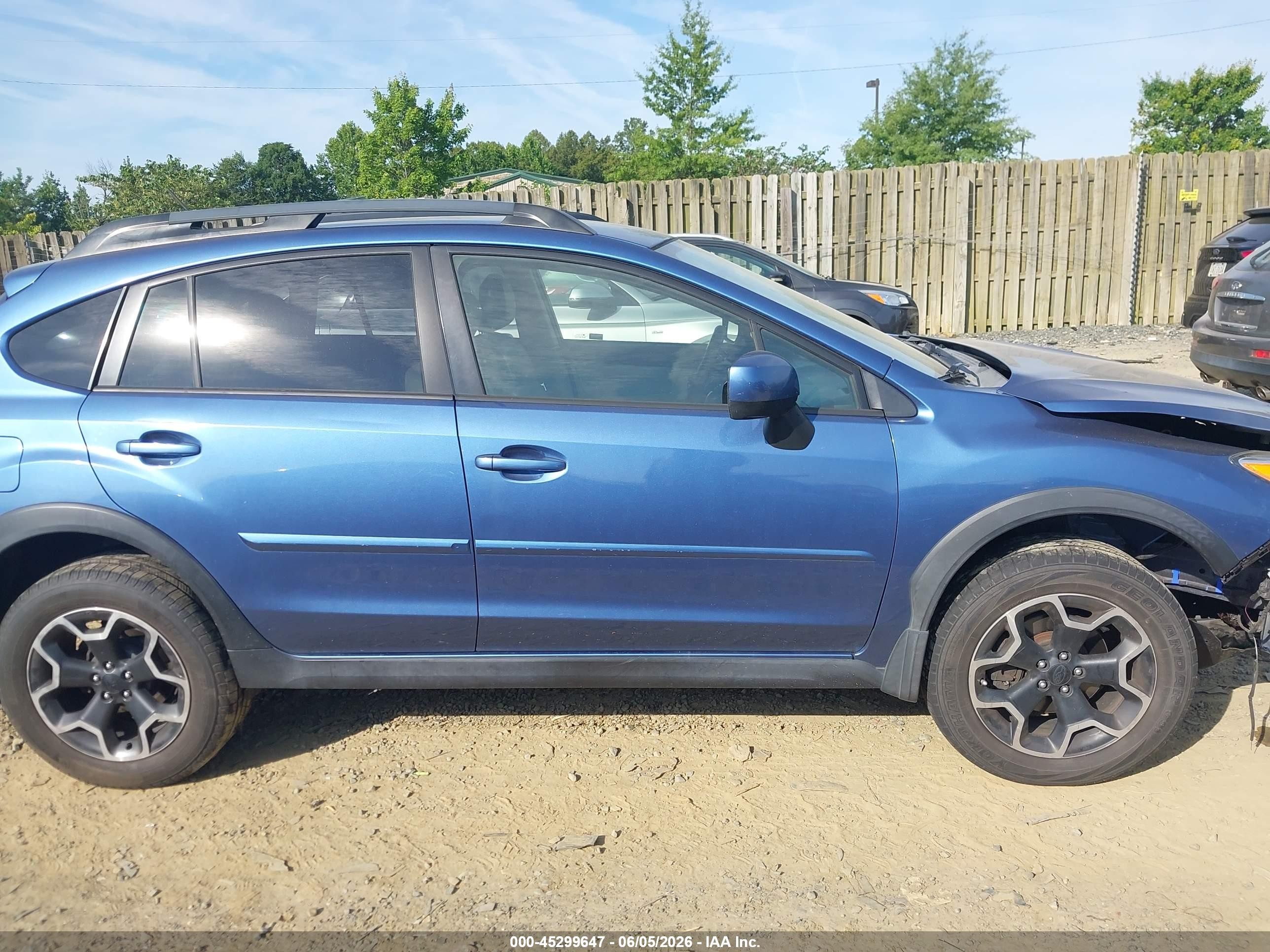 2014 Subaru Xv Crosstrek 2.0i Limited Blue vin: JF2GPAGC2E8219665