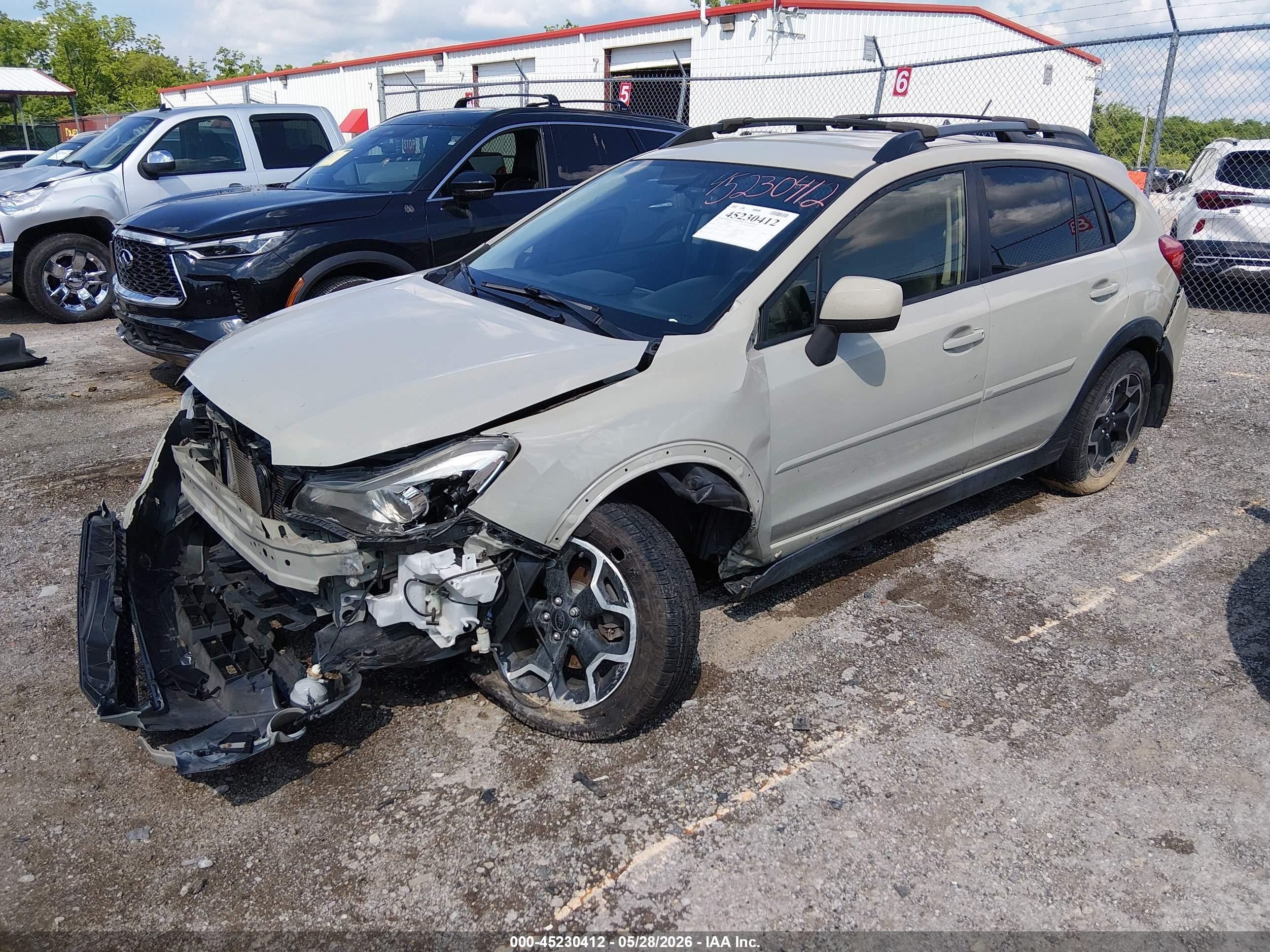 2014 Subaru Xv Crosstrek 2.0i Limited Cream vin: JF2GPAGC2E8270955