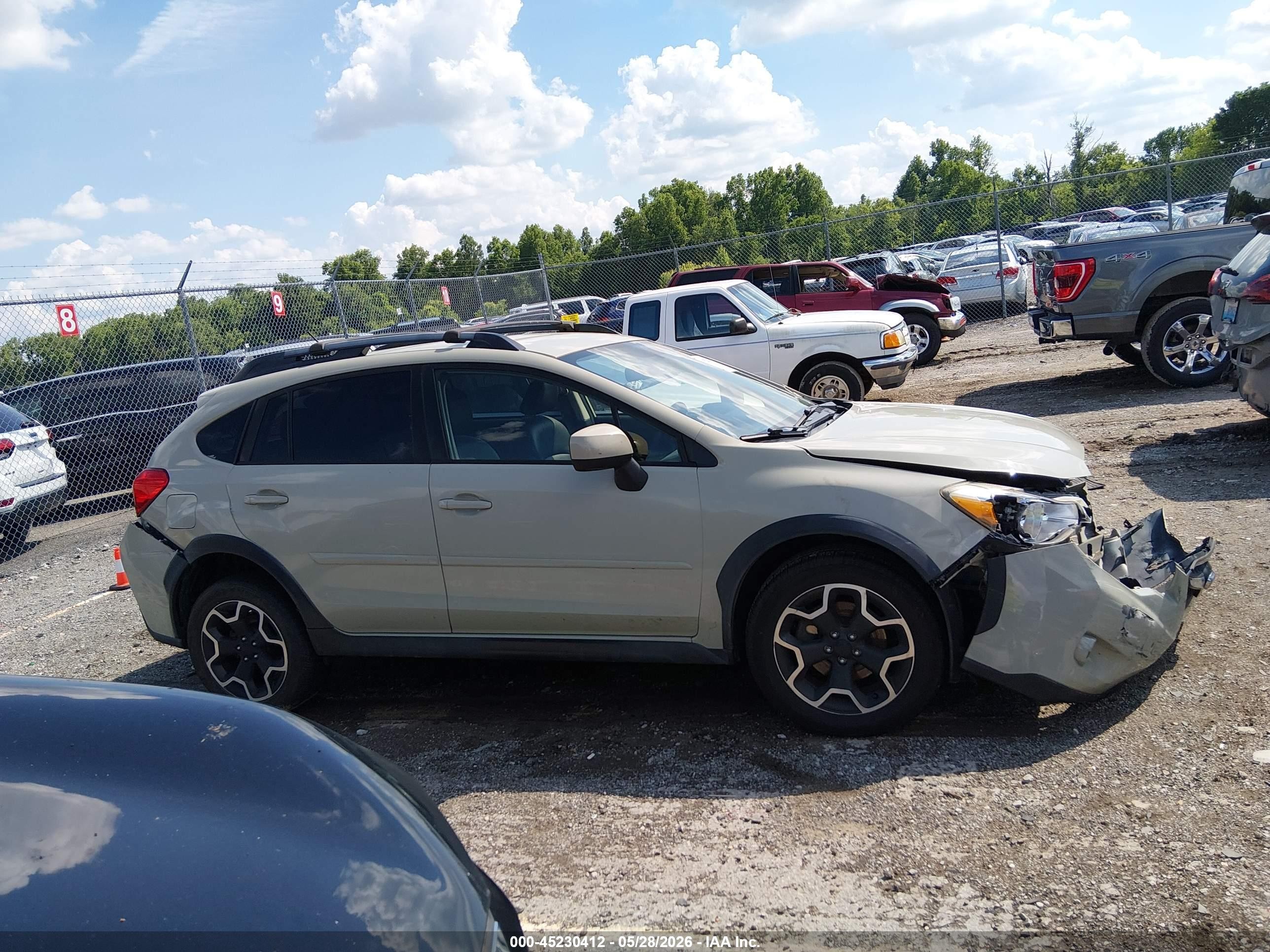 2014 Subaru Xv Crosstrek 2.0i Limited Cream vin: JF2GPAGC2E8270955