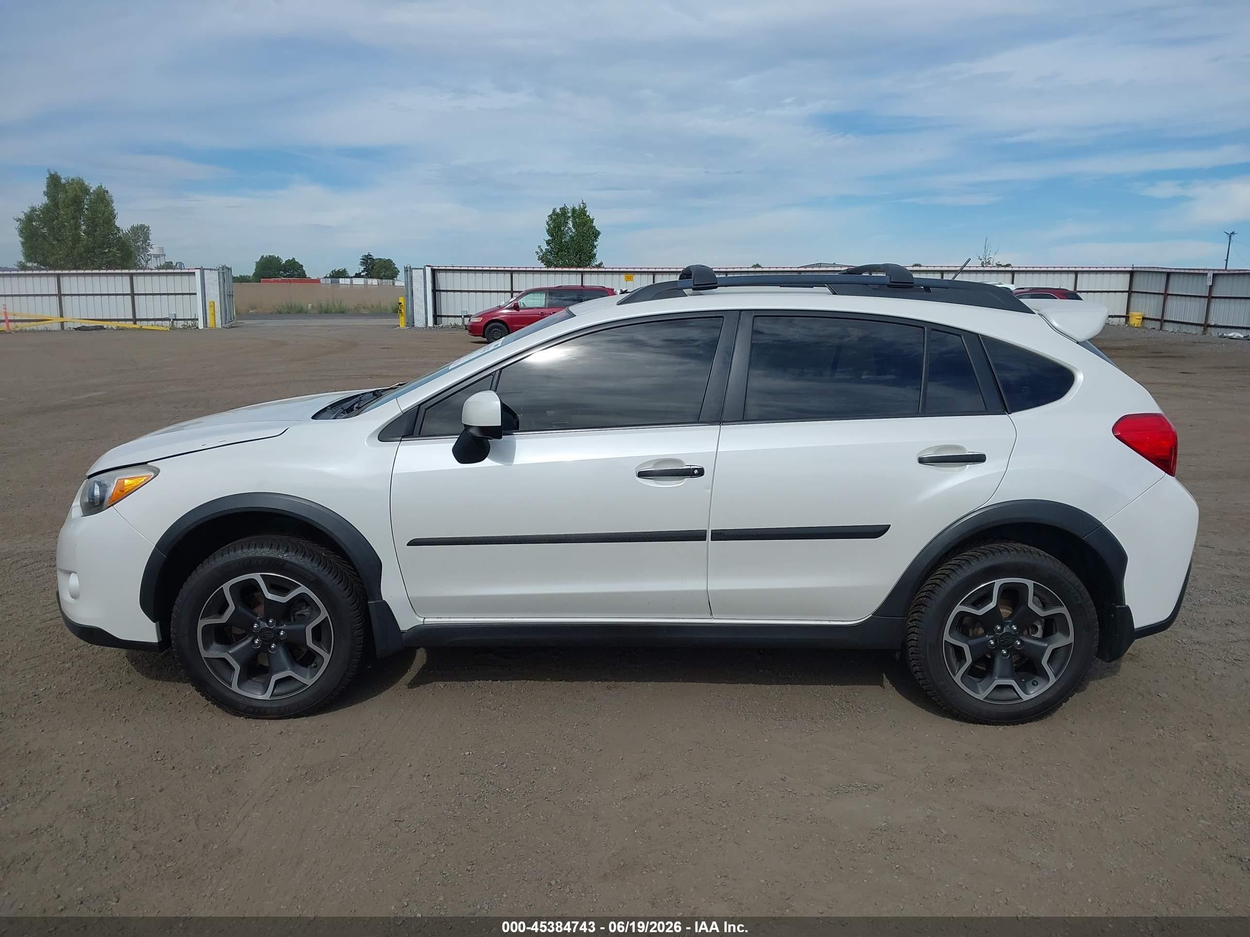 2013 Subaru Xv Crosstrek 2.0i Limited White vin: JF2GPAGC3D2872815