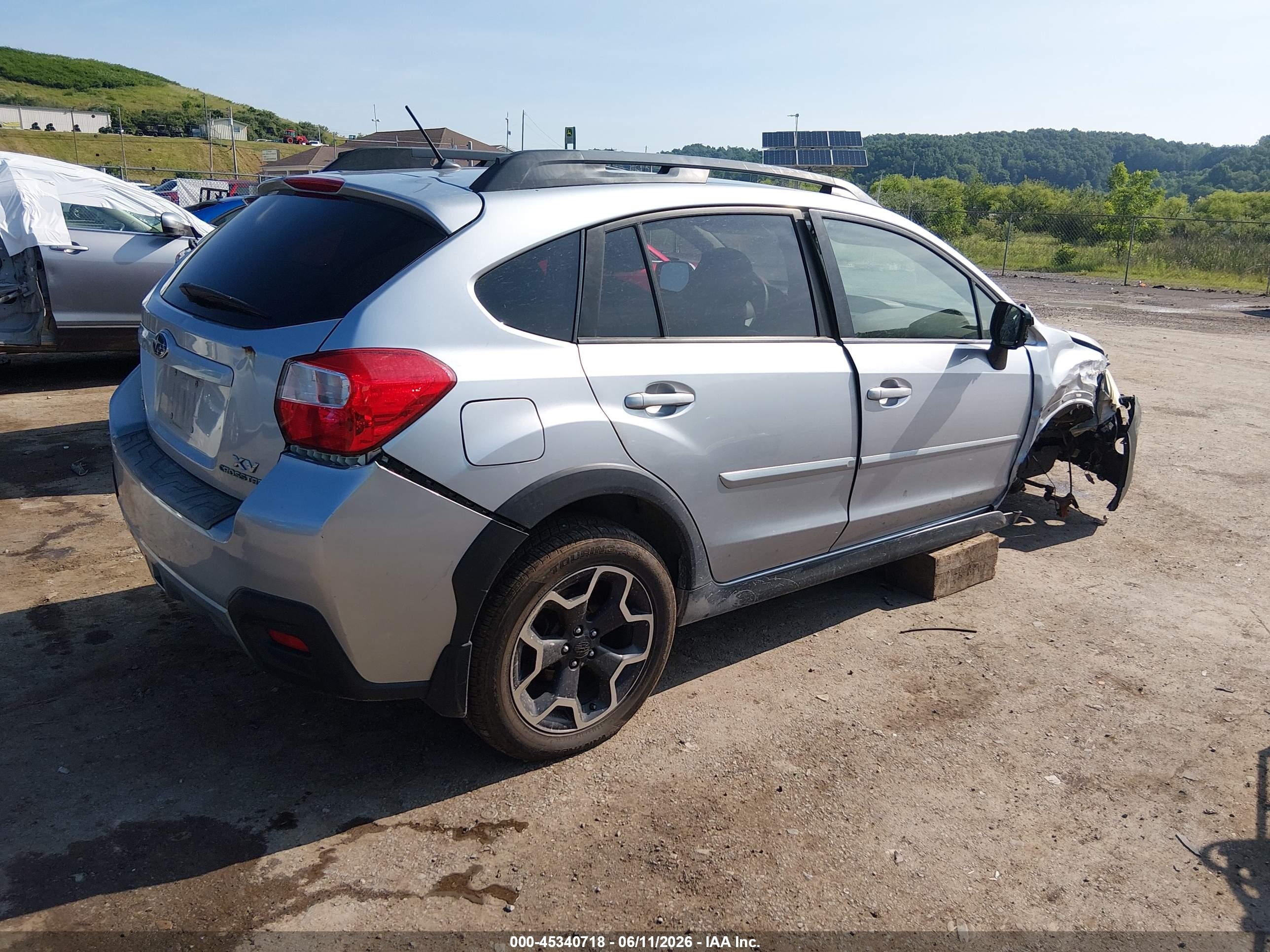 2014 Subaru Xv Crosstrek 2.0i Limited Silver vin: JF2GPAGC8E8287324