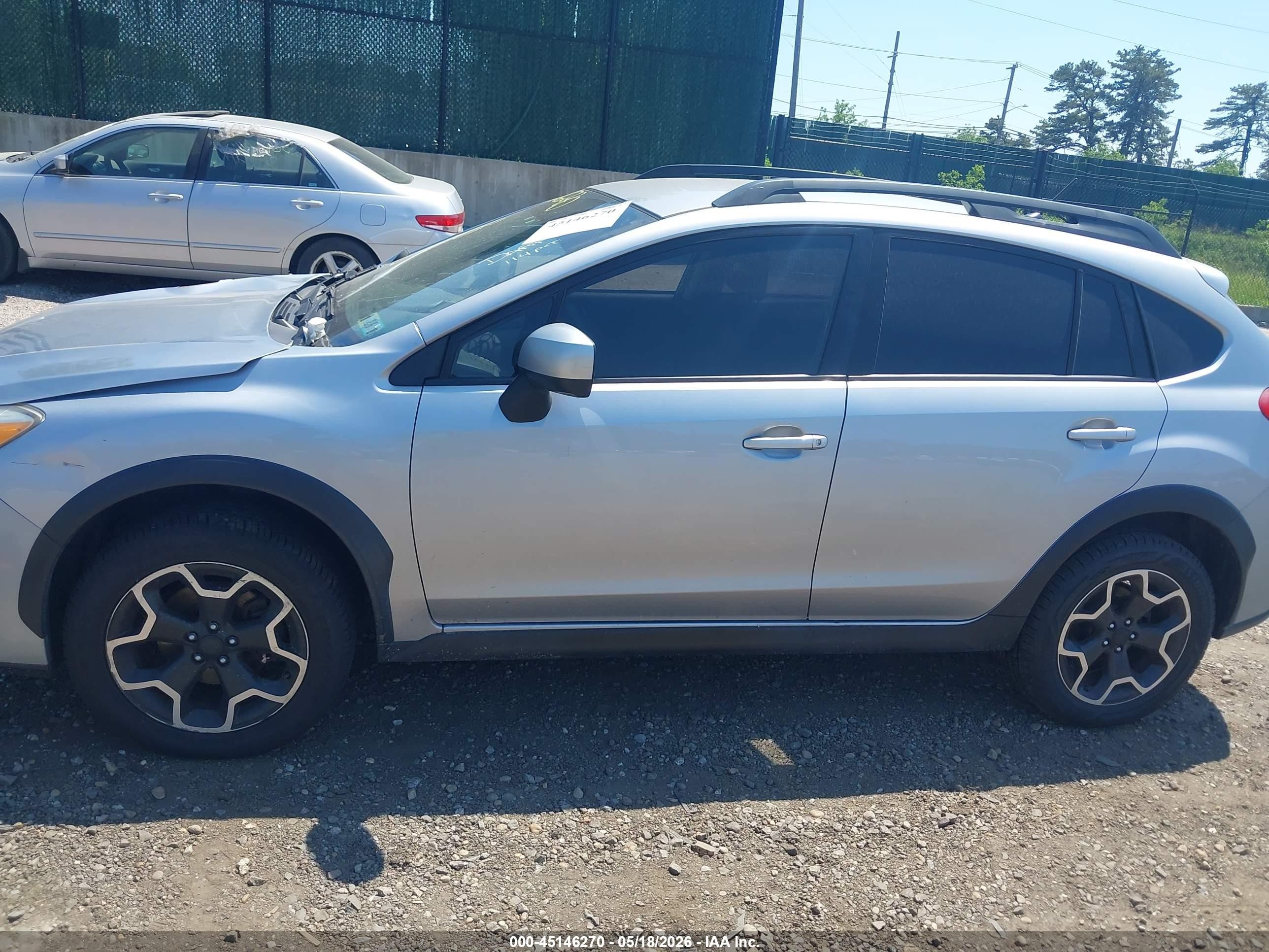 2014 Subaru Xv Crosstrek 2.0i Limited Silver vin: JF2GPAGC9E8280334