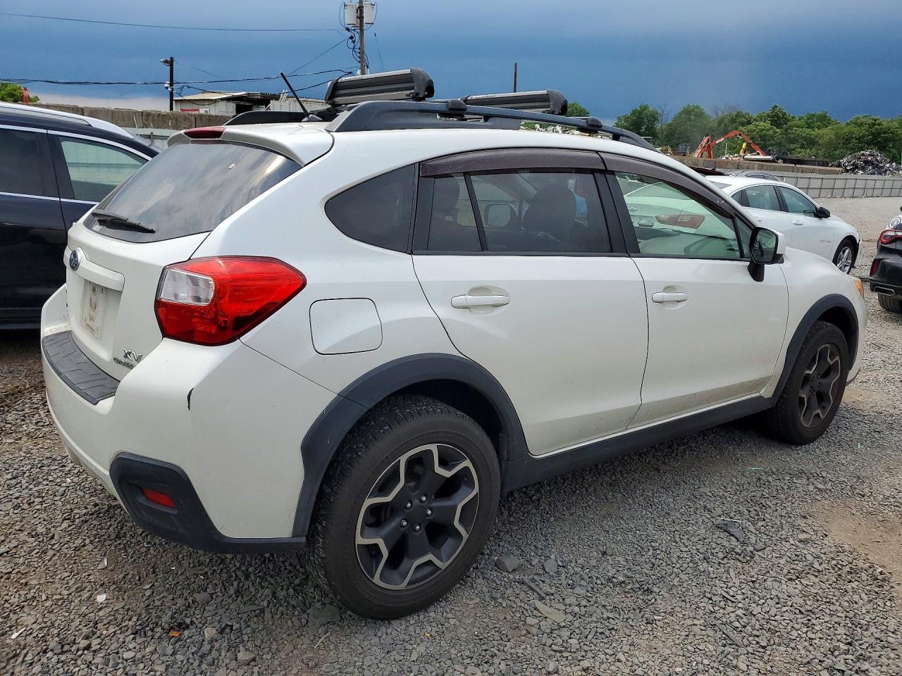 2014 Subaru Crosstrek White vin: JF2GPAGCXE8247908