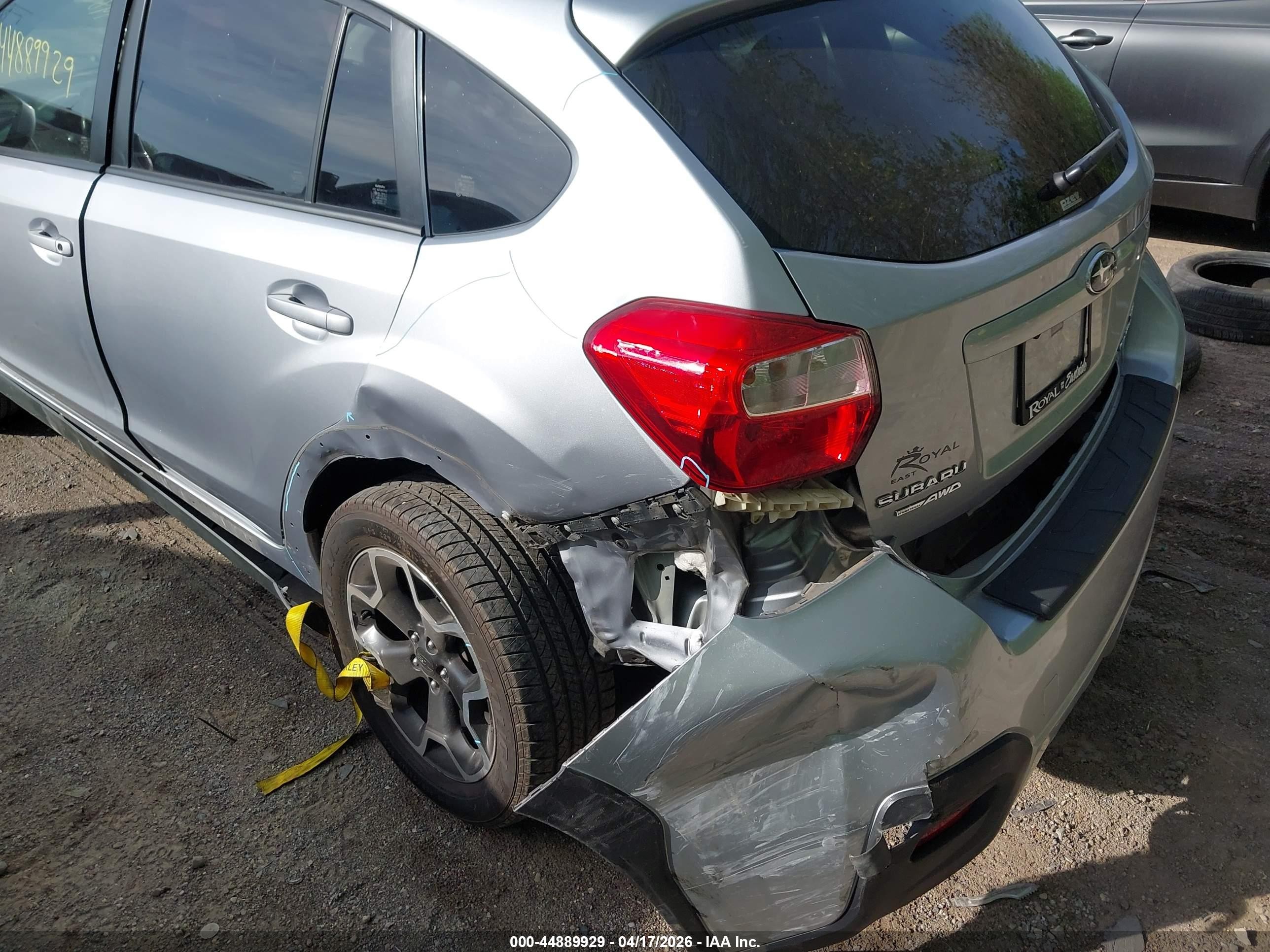 2014 Subaru Xv Crosstrek 2.0i Limited Silver vin: JF2GPAGCXE8248315