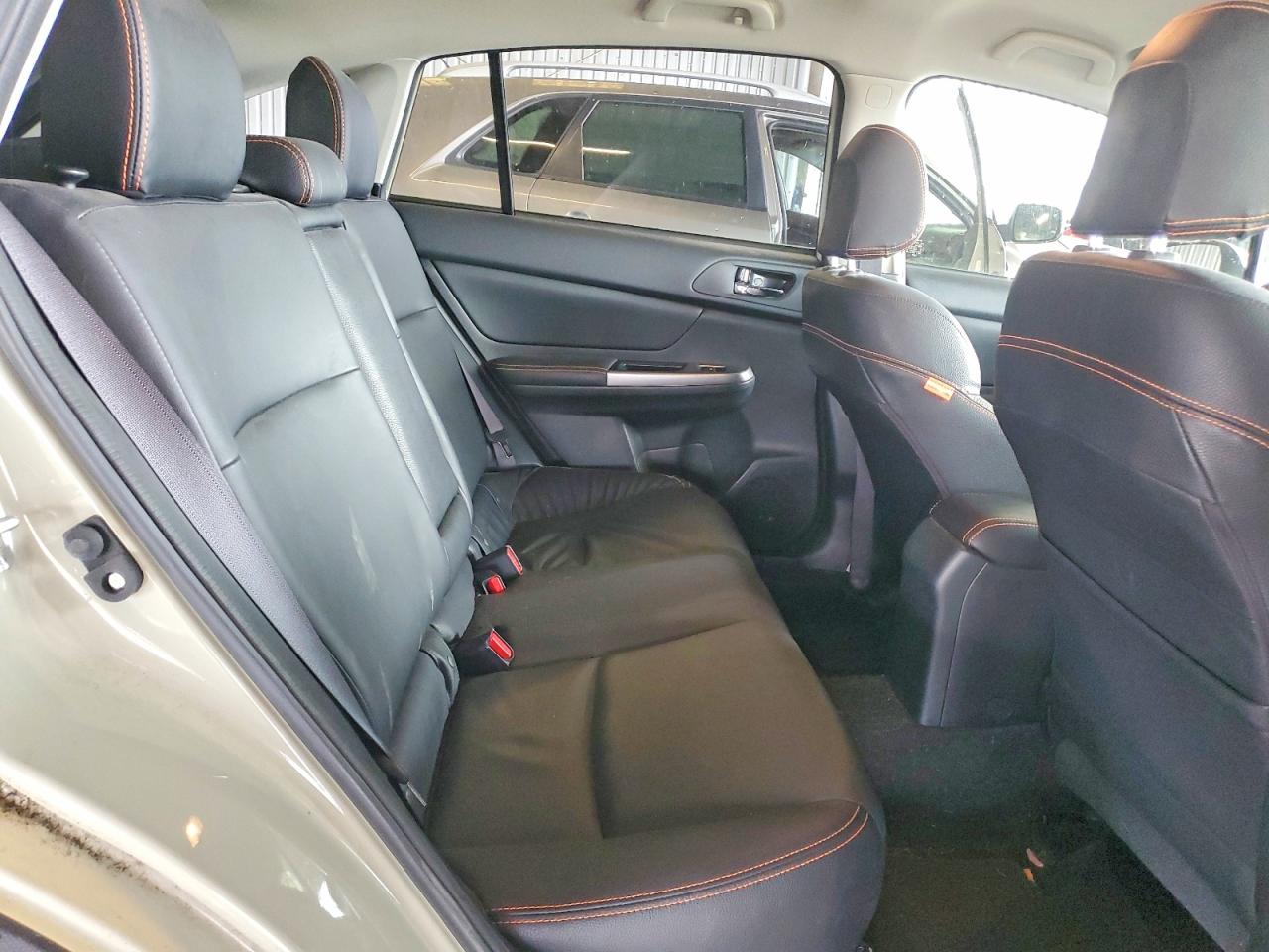 2016 Subaru Crosstrek Limited Tan vin: JF2GPAKC2G8306198