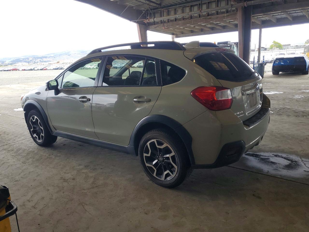 2016 Subaru Crosstrek Limited Tan vin: JF2GPAKC2G8306198