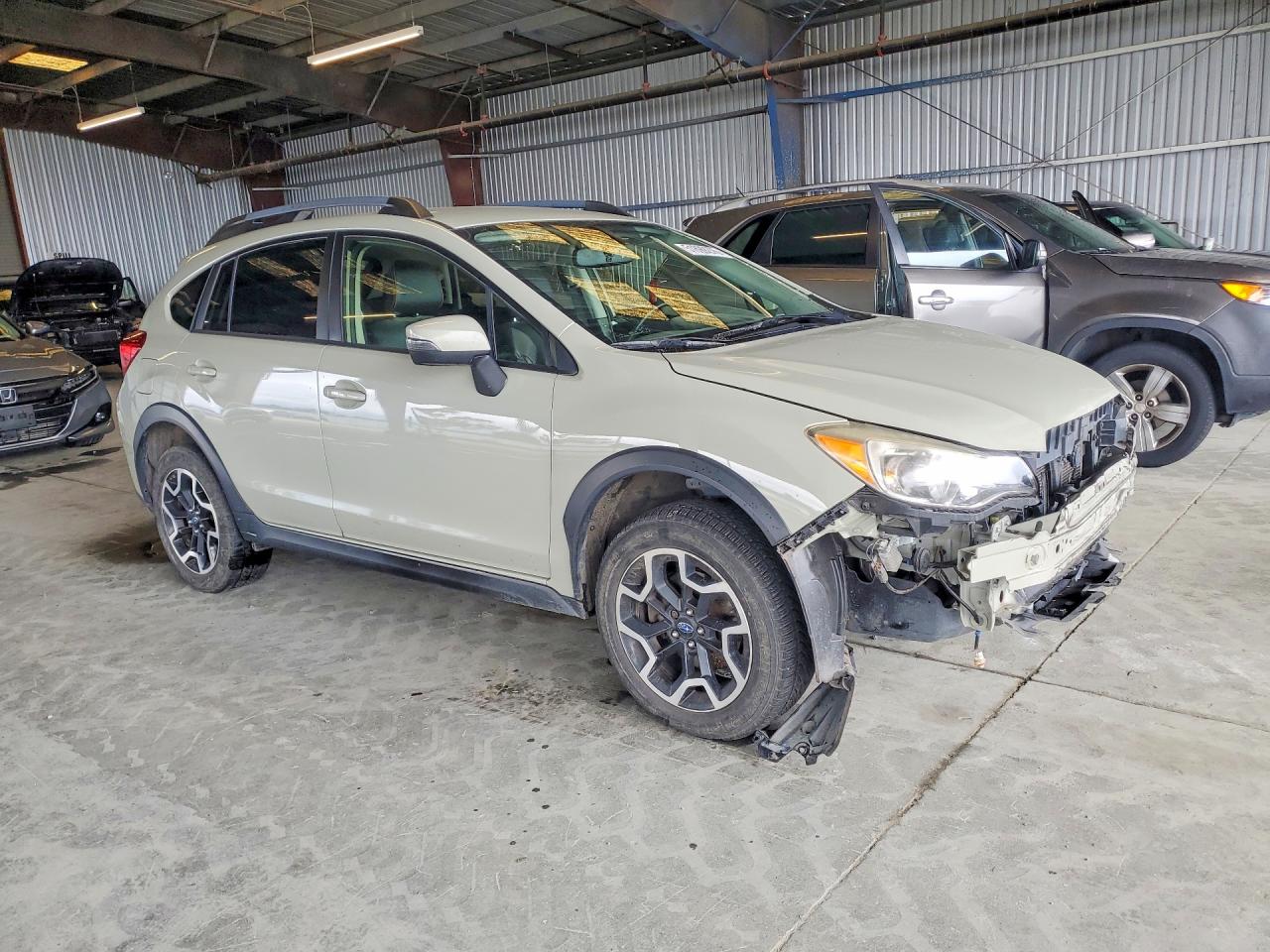 2016 Subaru Crosstrek Limited Tan vin: JF2GPAKC2G8306198