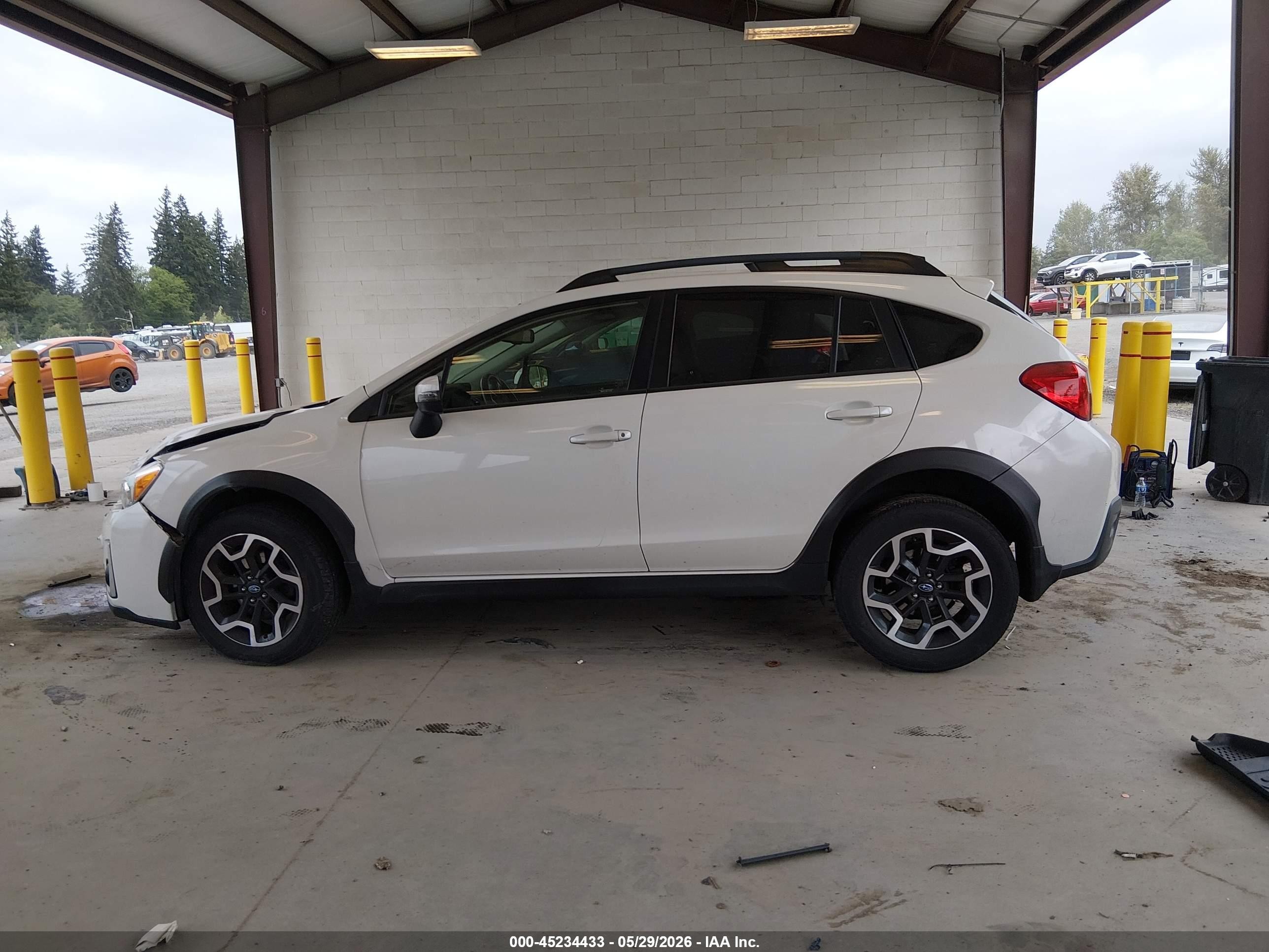 2016 Subaru Crosstrek 2.0i Limited White vin: JF2GPAKC2GH302989