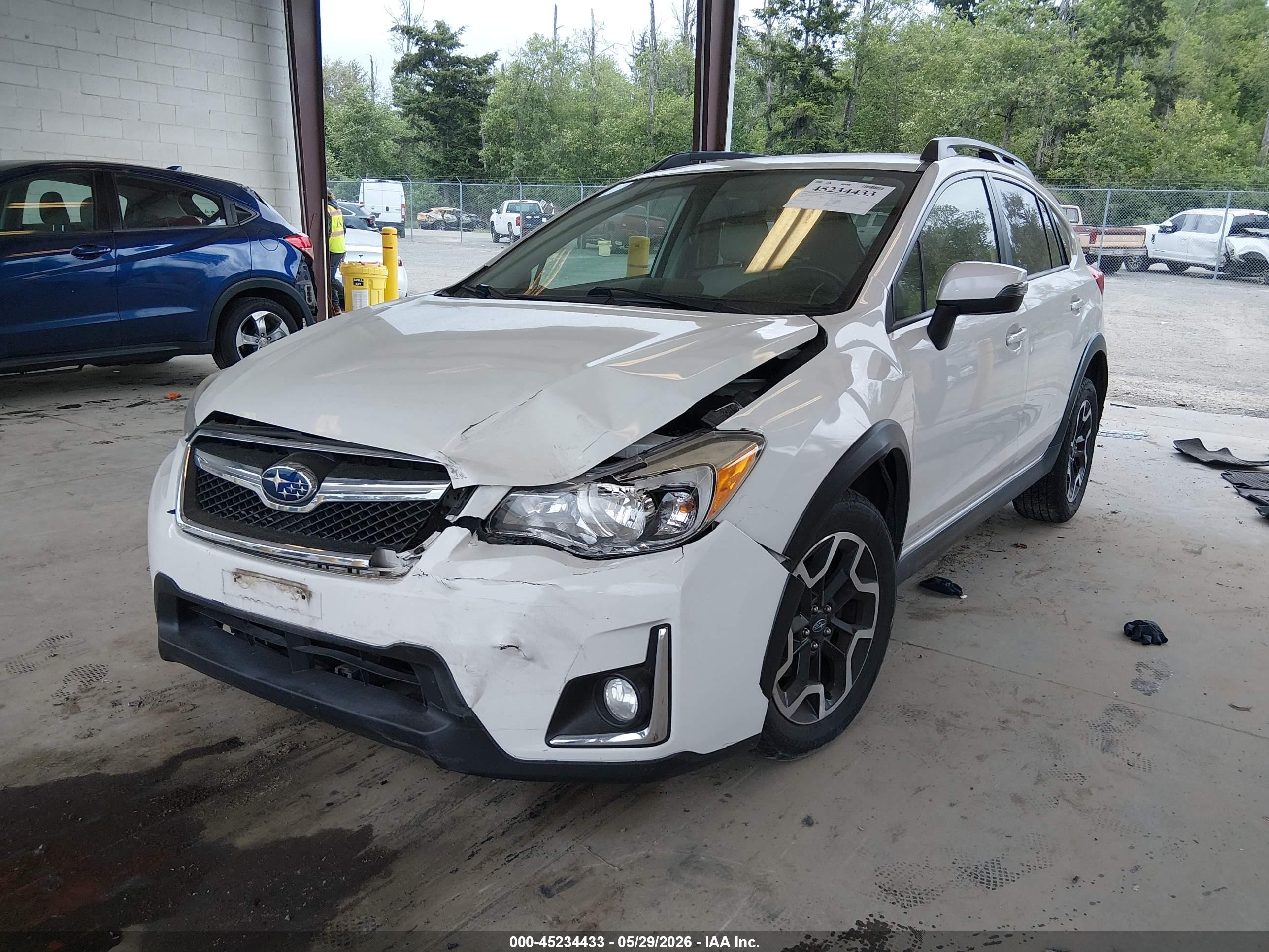 2016 Subaru Crosstrek 2.0i Limited White vin: JF2GPAKC2GH302989