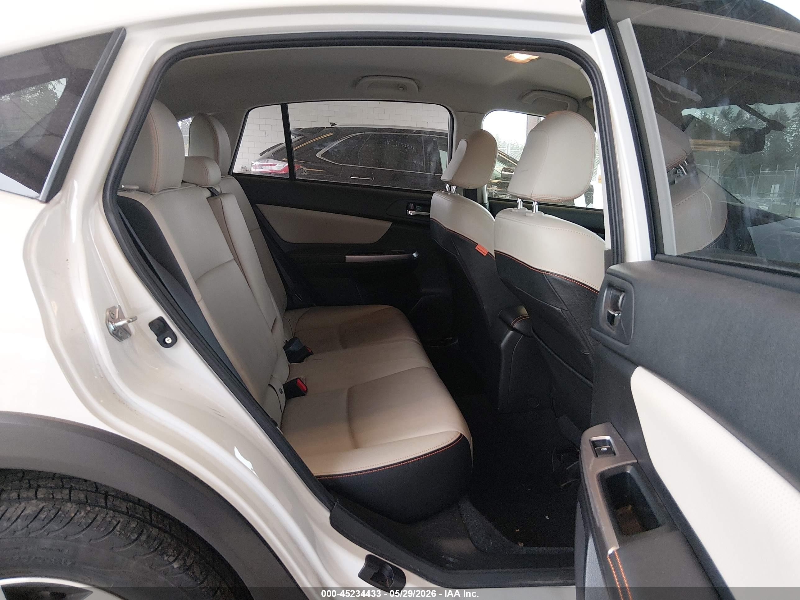 2016 Subaru Crosstrek 2.0i Limited White vin: JF2GPAKC2GH302989