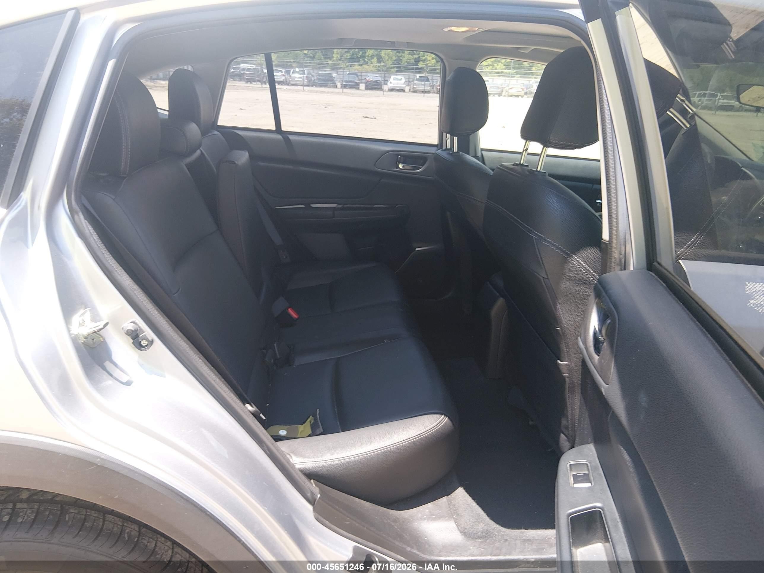 2014 Subaru Xv Crosstrek 2.0i Limited Silver vin: JF2GPAKC5E8249556