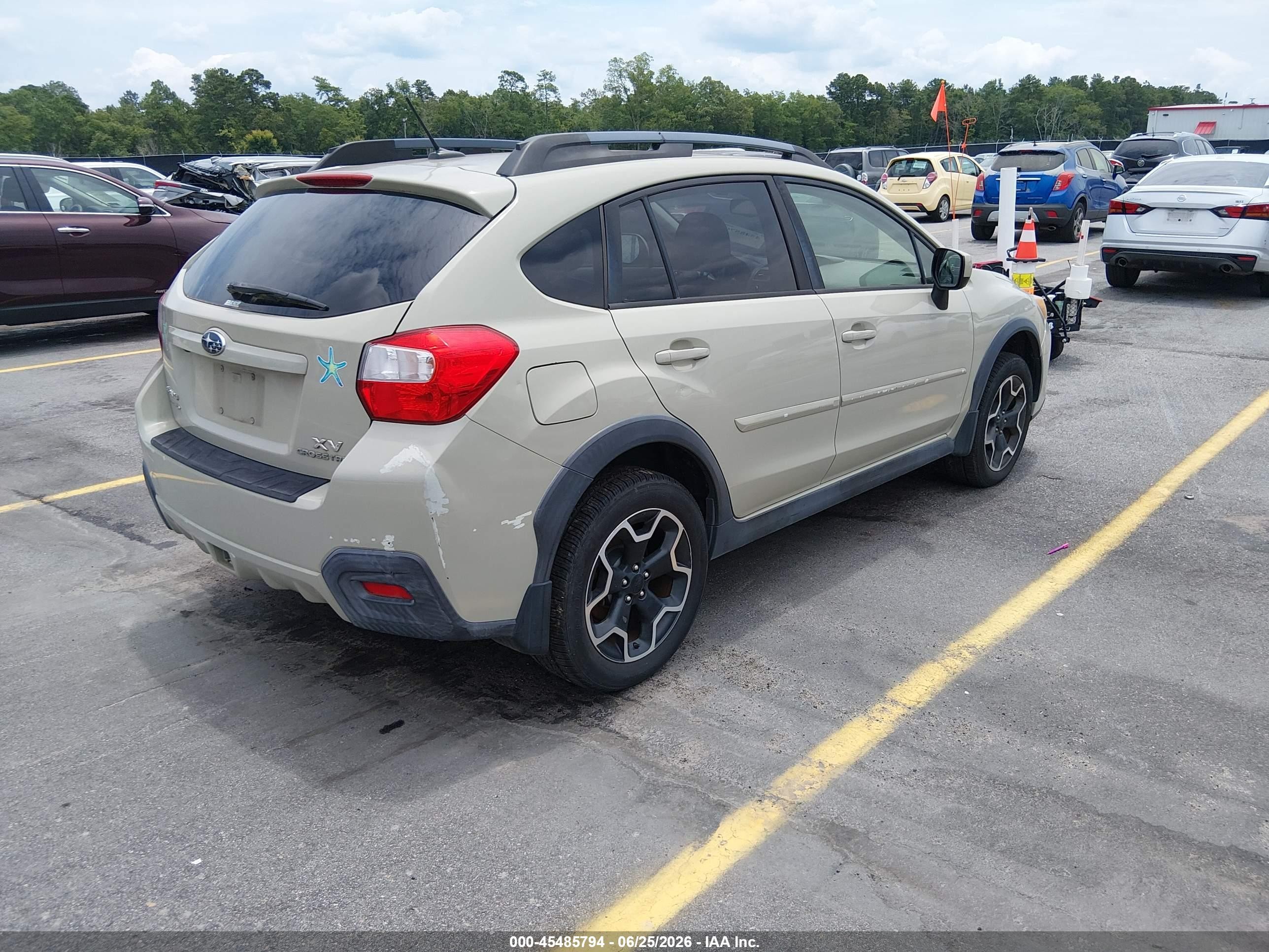 2014 Subaru Xv Crosstrek 2.0i Limited Beige vin: JF2GPAKC7E8268271
