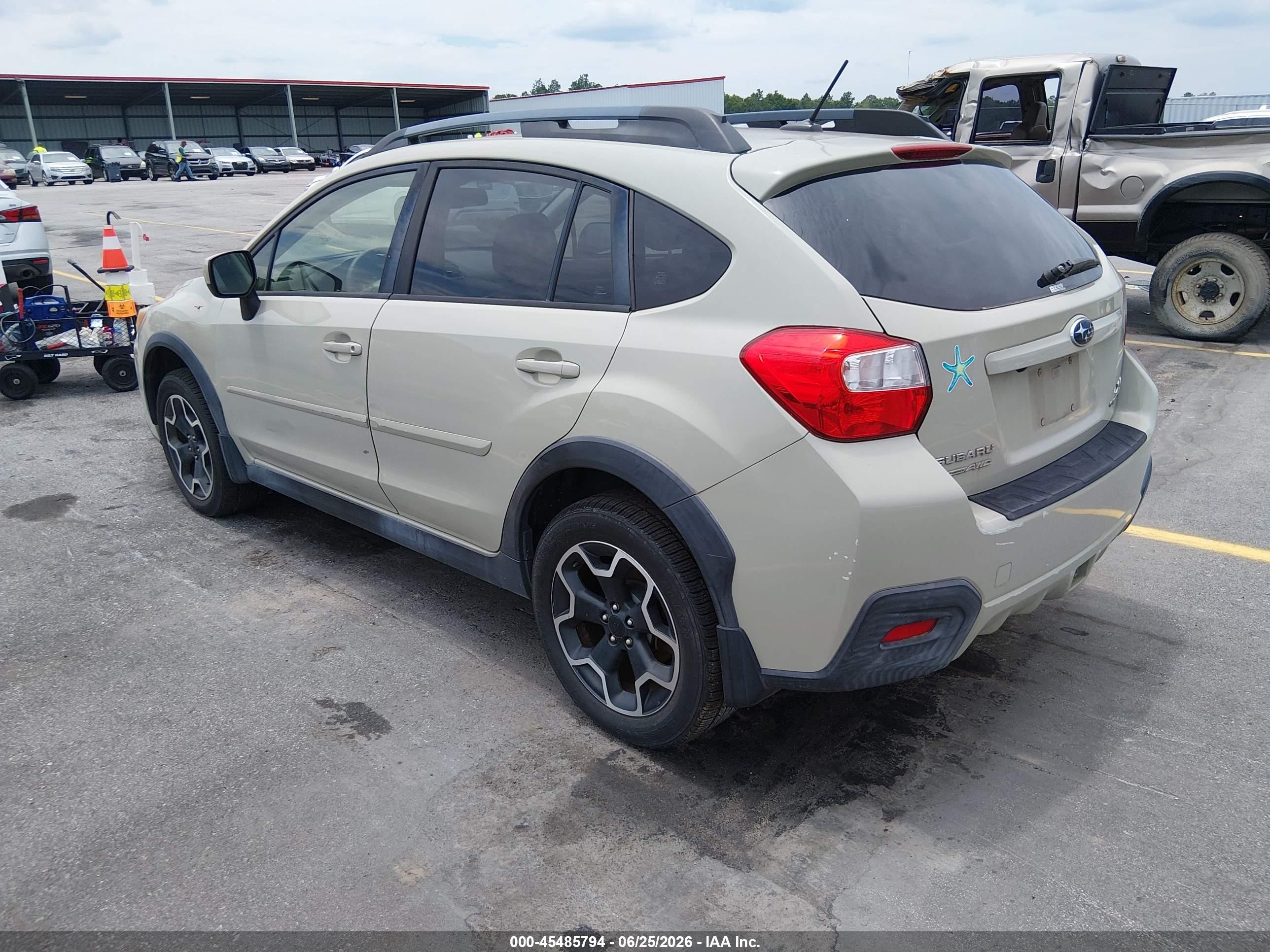 2014 Subaru Xv Crosstrek 2.0i Limited Beige vin: JF2GPAKC7E8268271