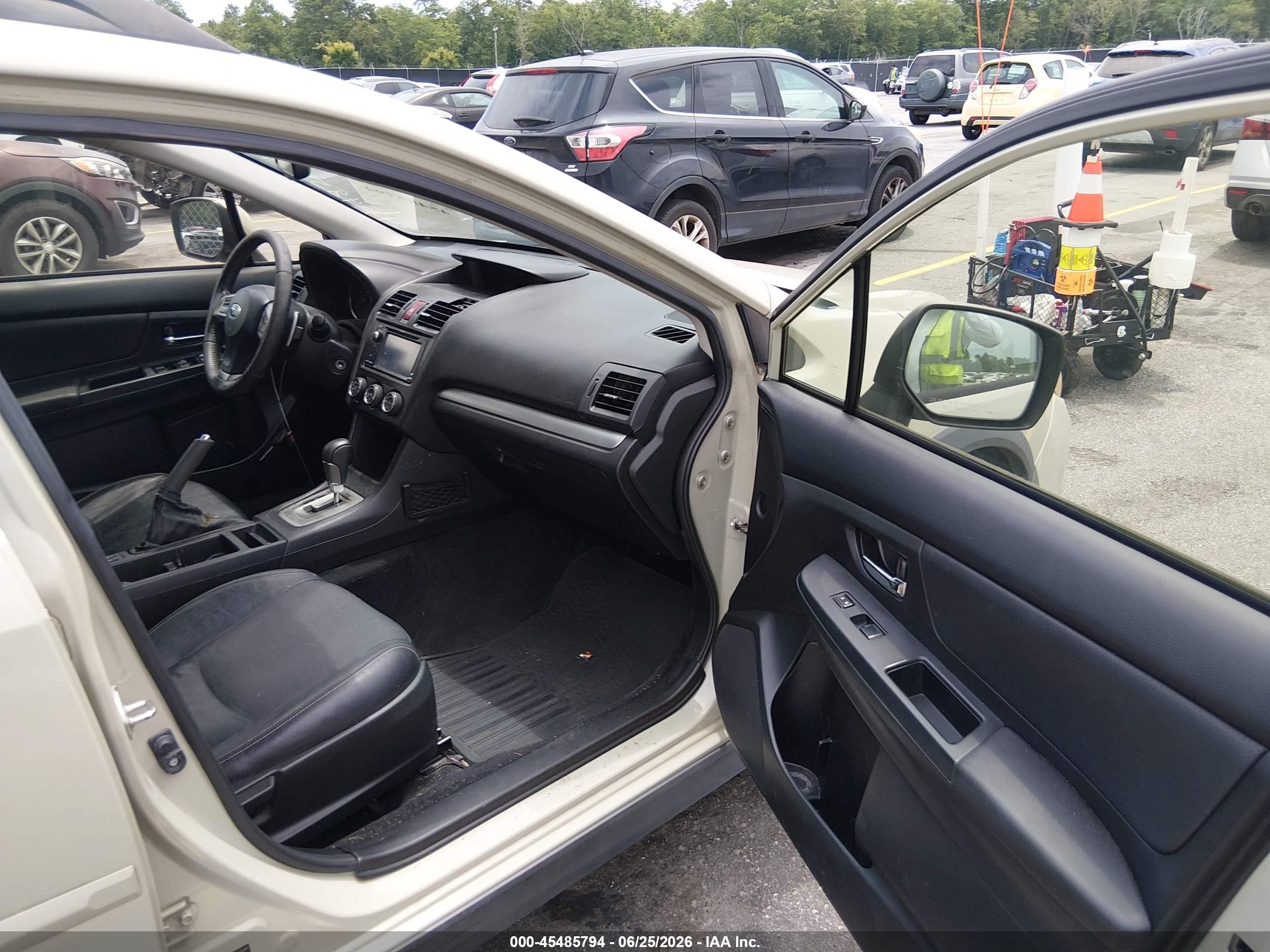 2014 Subaru Xv Crosstrek 2.0i Limited Beige vin: JF2GPAKC7E8268271