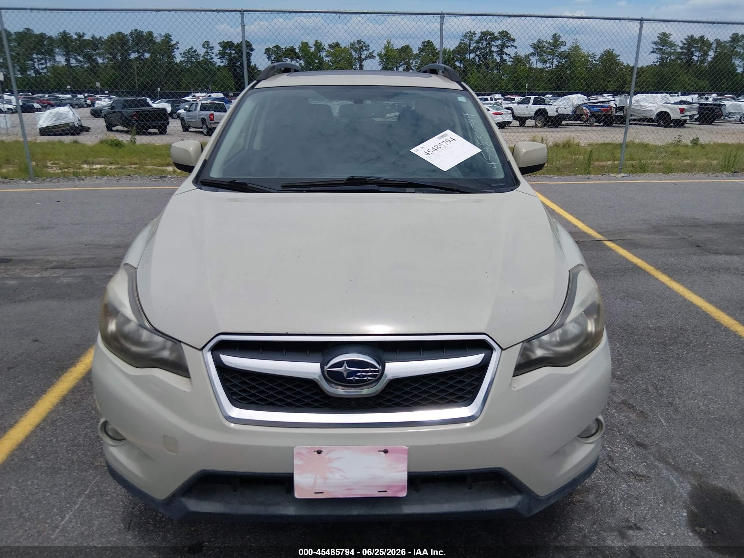 2014 Subaru Xv Crosstrek 2.0i Limited Beige vin: JF2GPAKC7E8268271