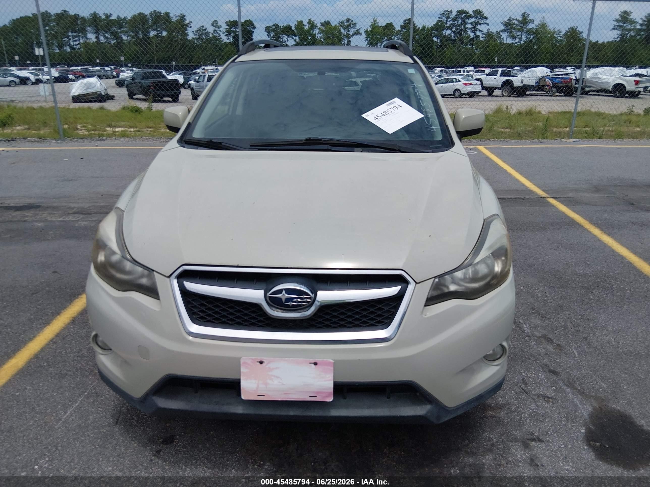 2014 Subaru Xv Crosstrek 2.0i Limited Beige vin: JF2GPAKC7E8268271