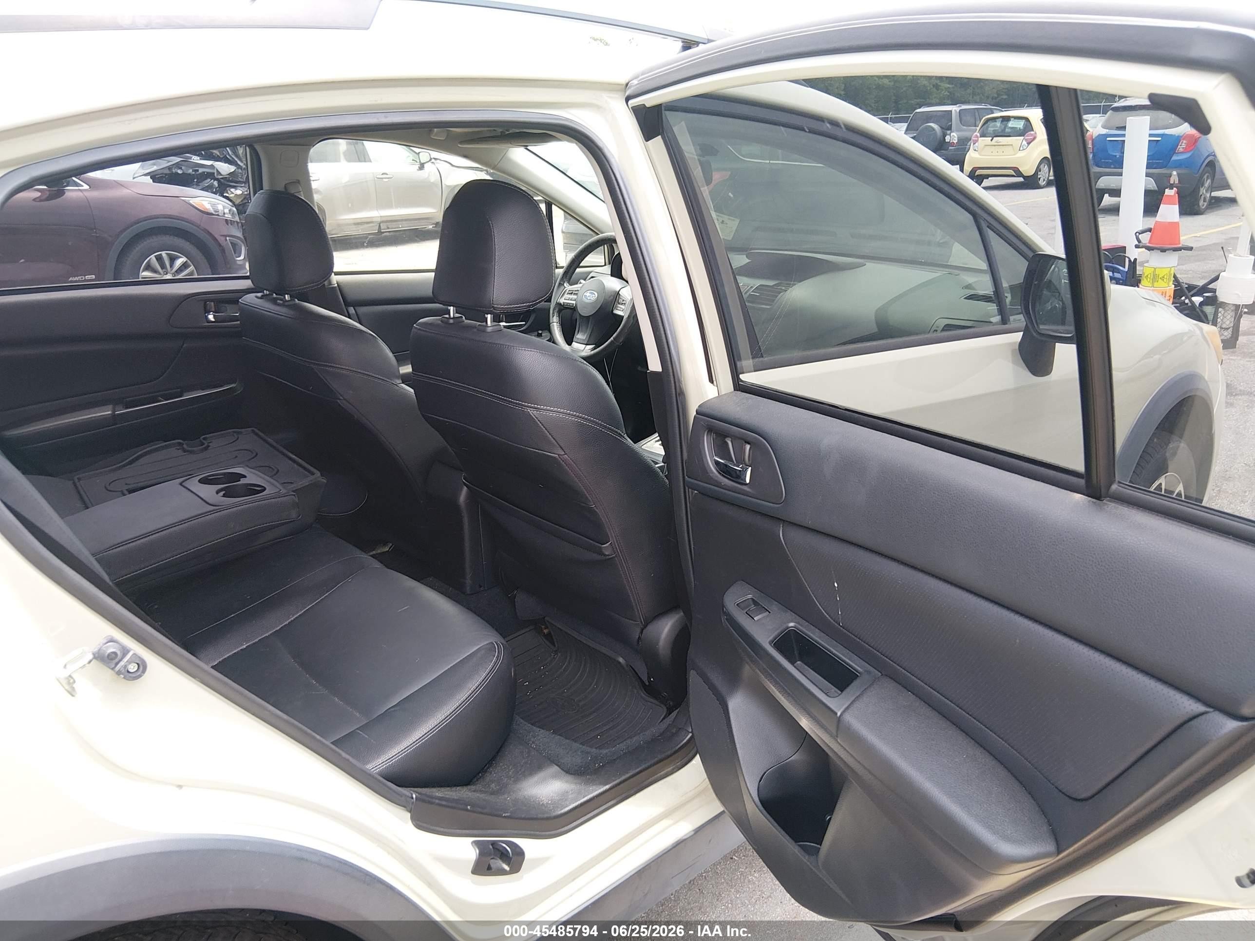 2014 Subaru Xv Crosstrek 2.0i Limited Beige vin: JF2GPAKC7E8268271