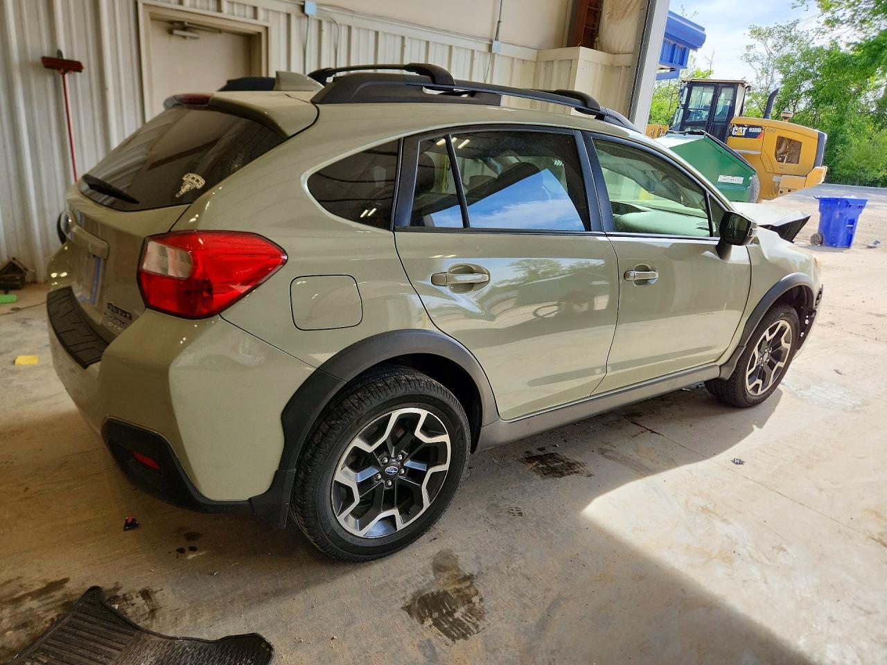 2017 Subaru Crosstrek Limited Cream vin: JF2GPALC1H8255700