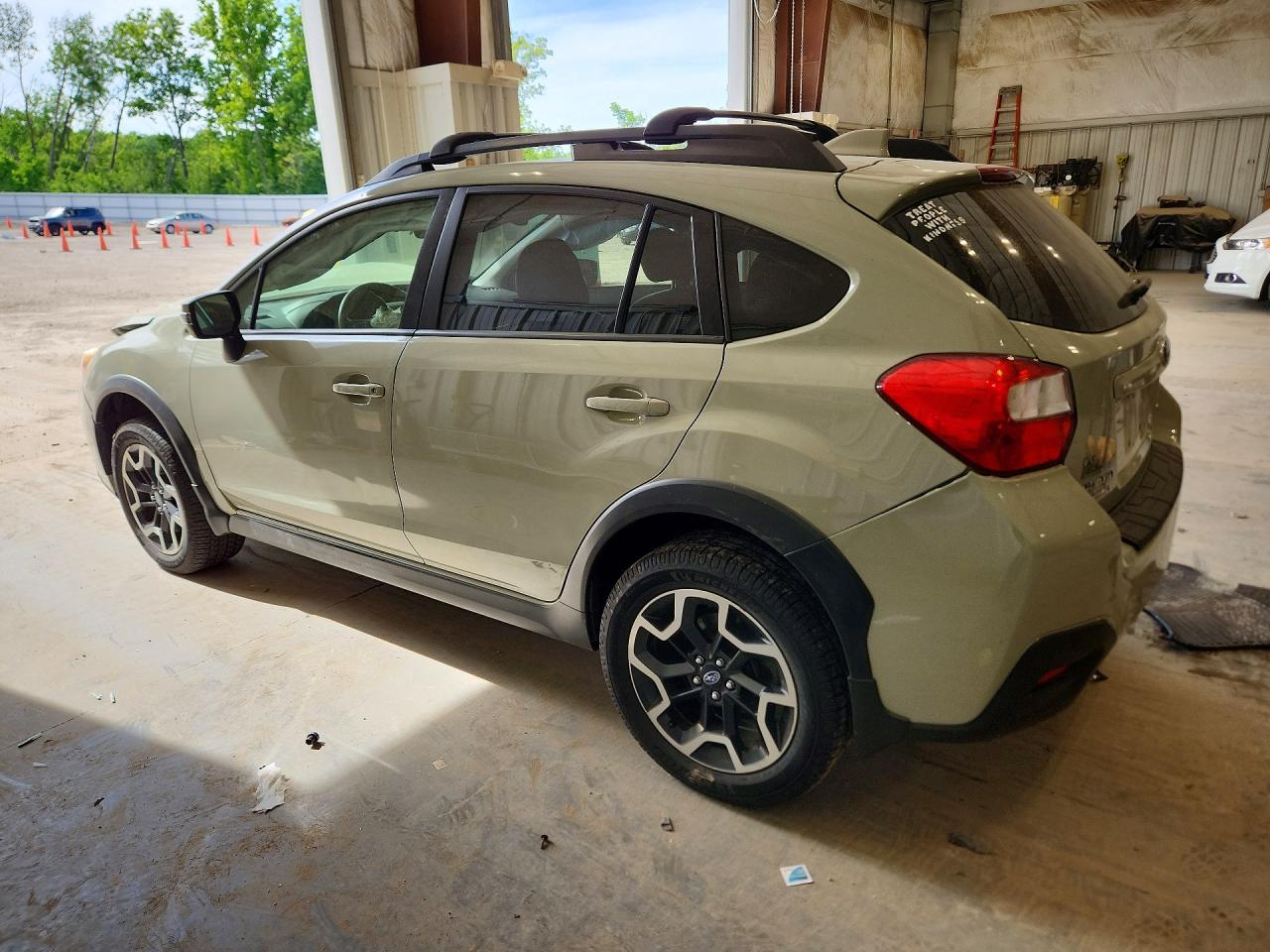 2017 Subaru Crosstrek Limited Cream vin: JF2GPALC1H8255700