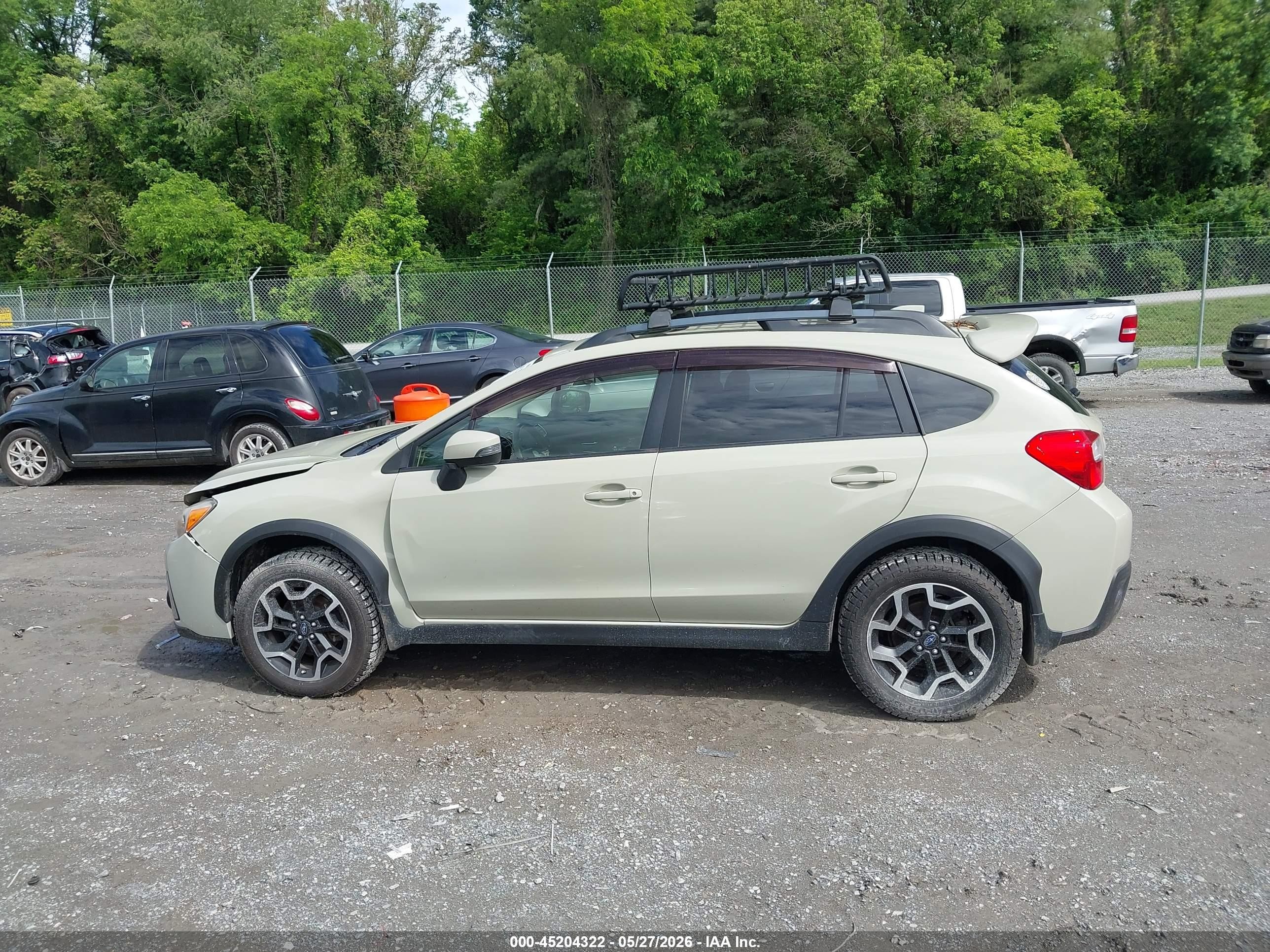 2016 Subaru Crosstrek 2.0i Limited Beige vin: JF2GPALC9G8257449