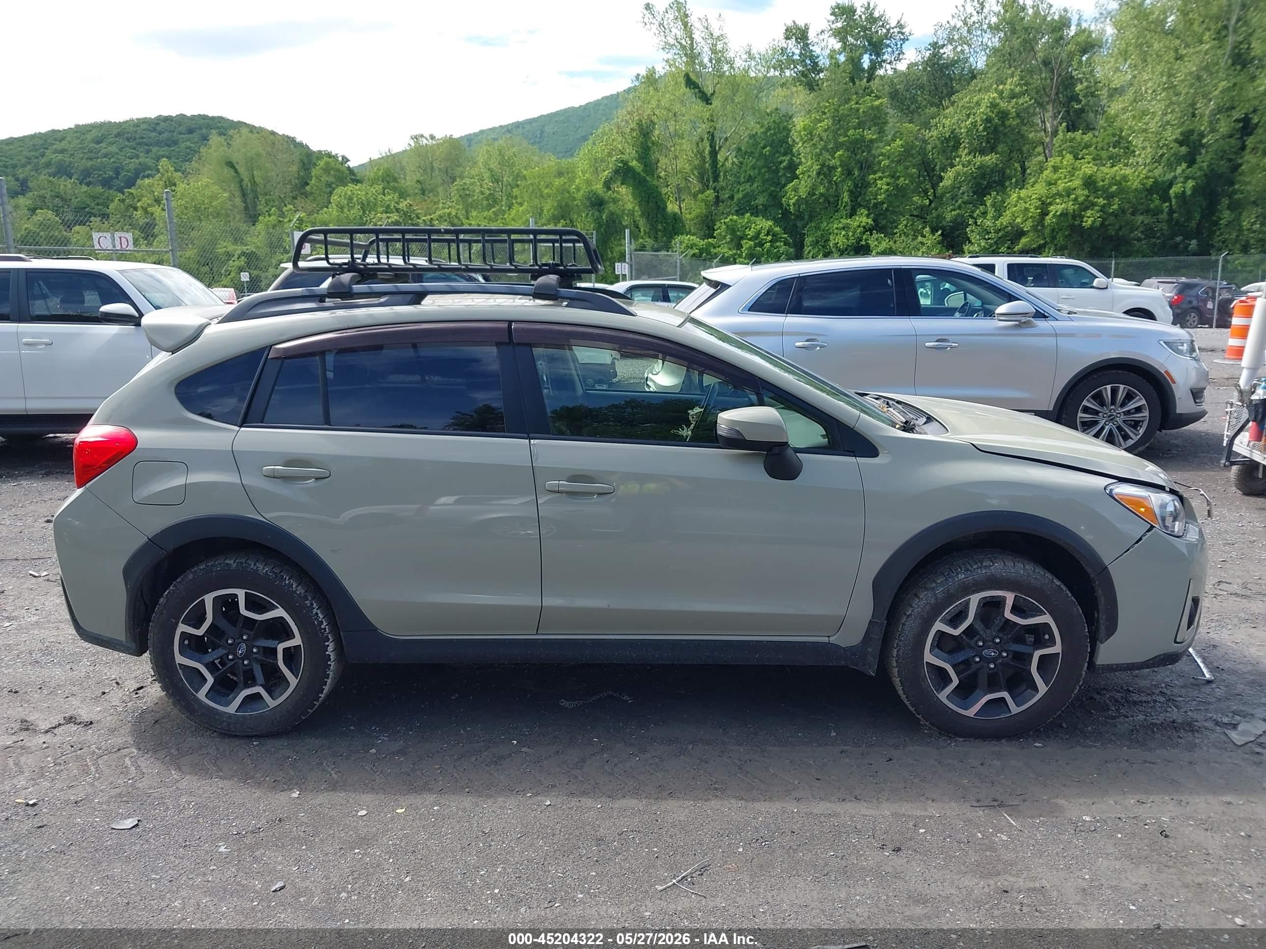 2016 Subaru Crosstrek 2.0i Limited Beige vin: JF2GPALC9G8257449