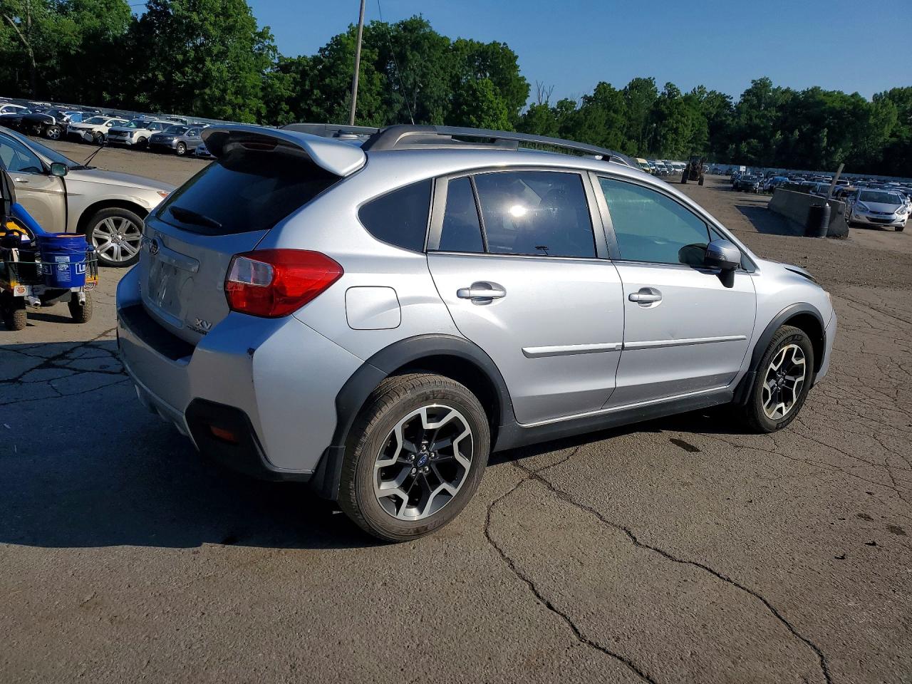 2015 Subaru Xv Crosstrek 2.0 Limited Silver vin: JF2GPAMC5F8208973