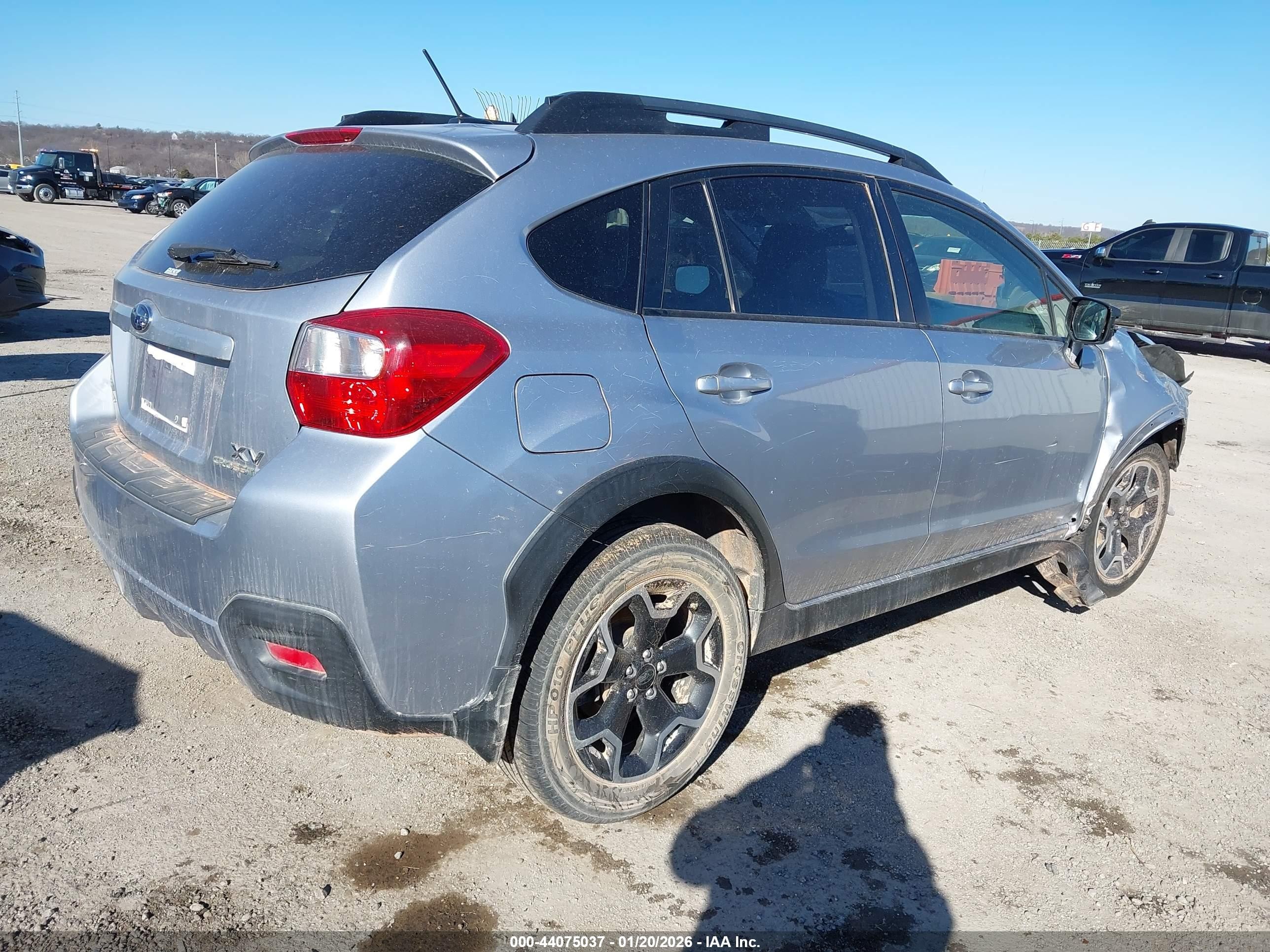 2015 Subaru Xv Crosstrek 2.0i Limited Silver vin: JF2GPAMC7F8294741