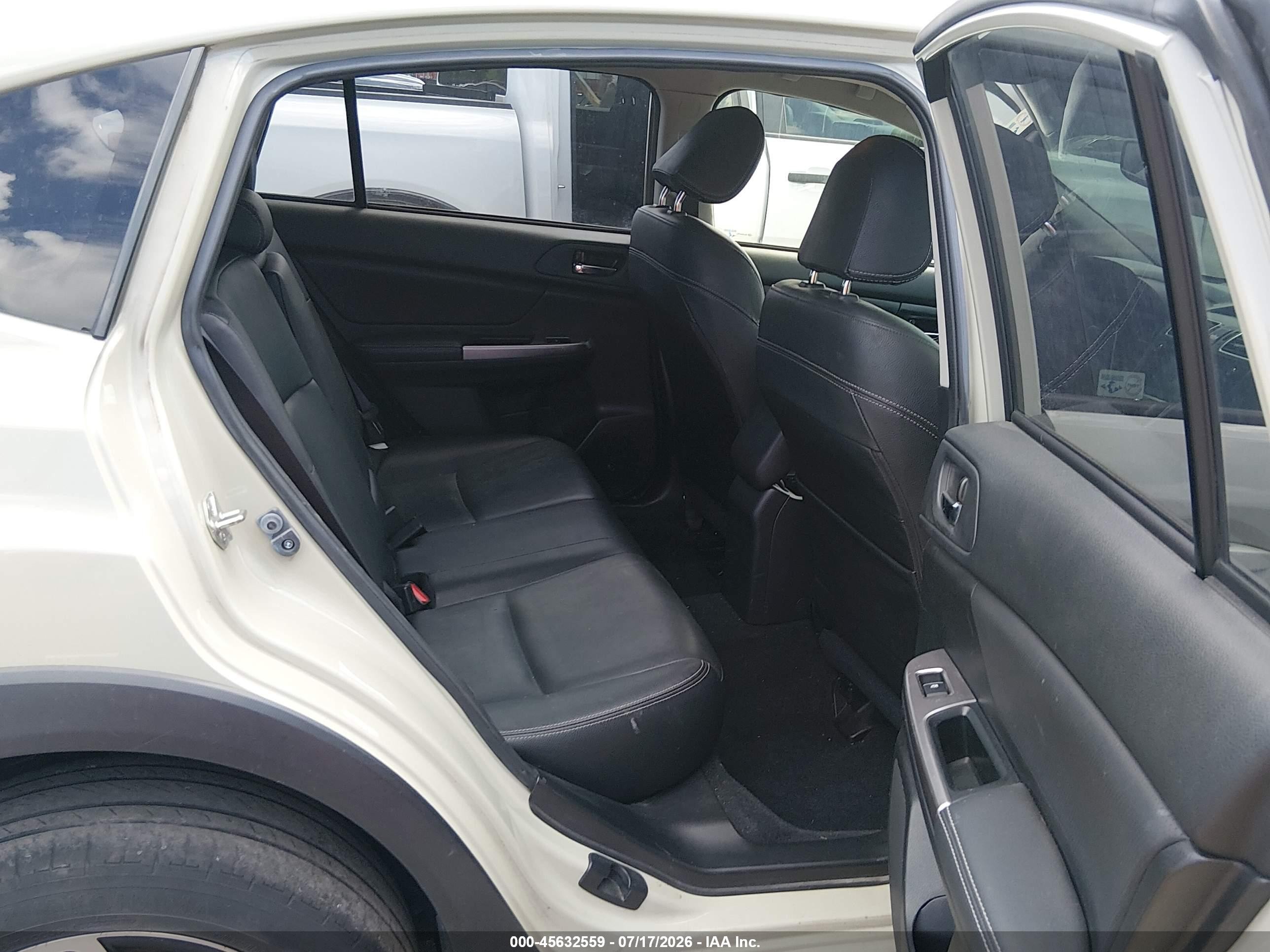 2015 Subaru Xv Crosstrek 2.0i Limited Cream vin: JF2GPAMC9F8243001