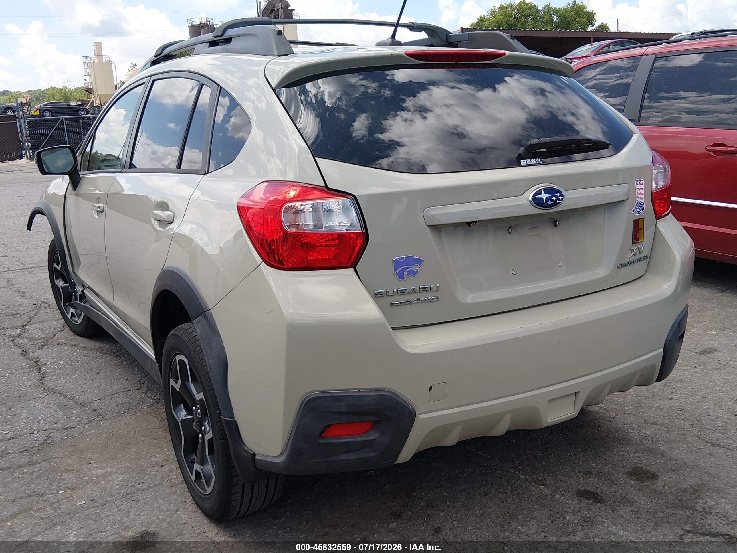 2015 Subaru Xv Crosstrek 2.0i Limited Cream vin: JF2GPAMC9F8243001