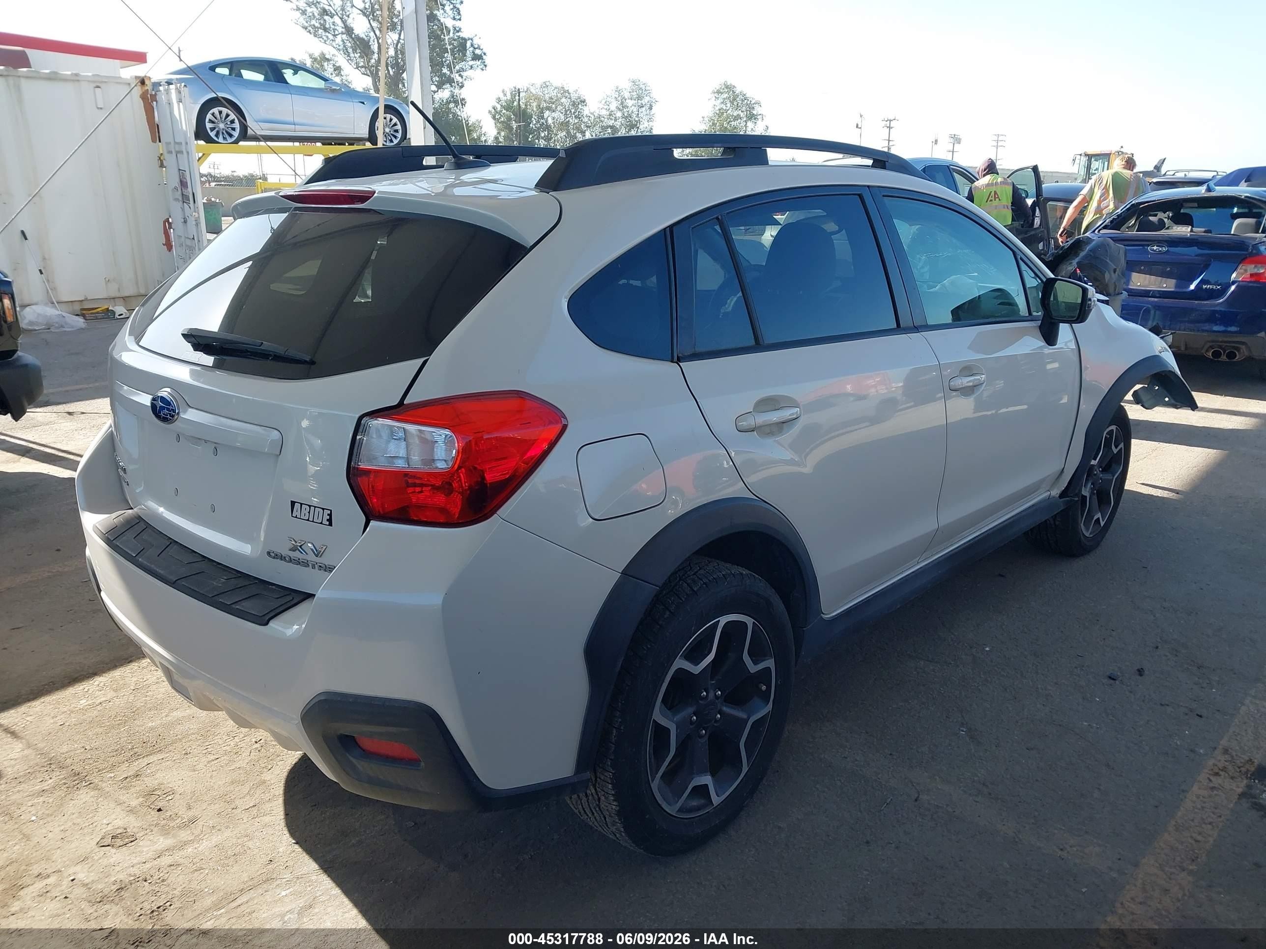 2015 Subaru Xv Crosstrek 2.0i Limited White vin: JF2GPAMCXF8282311