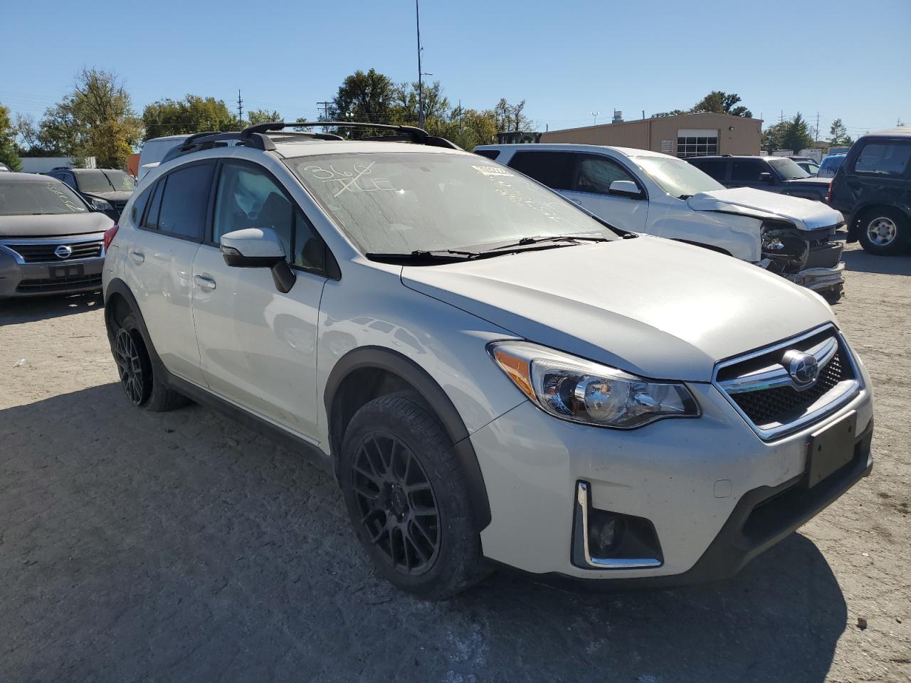 2017 Subaru Crosstrek Limited White vin: JF2GPANC0H8255703