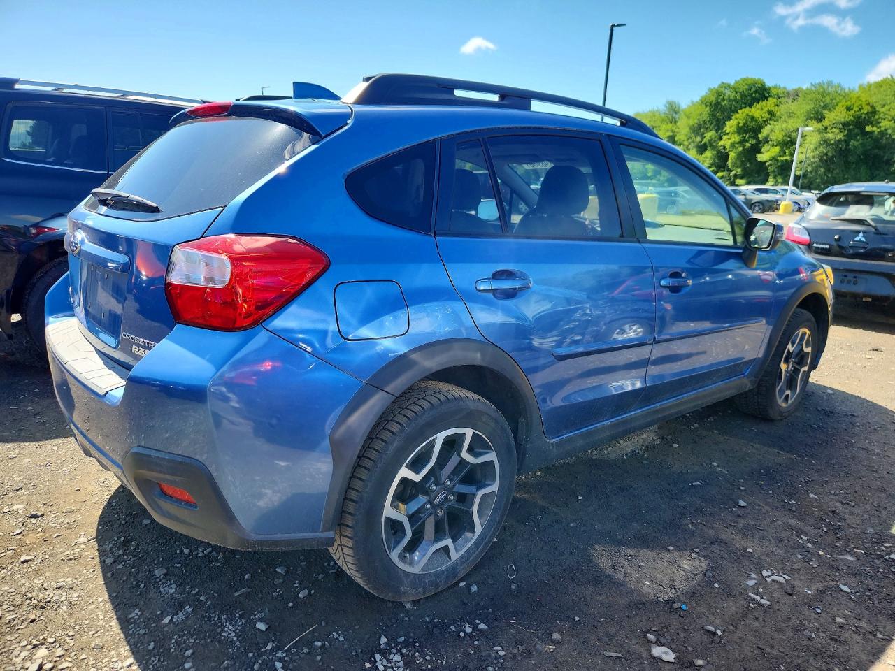 2016 Subaru Crosstrek Limited Blue vin: JF2GPANC4G8280487