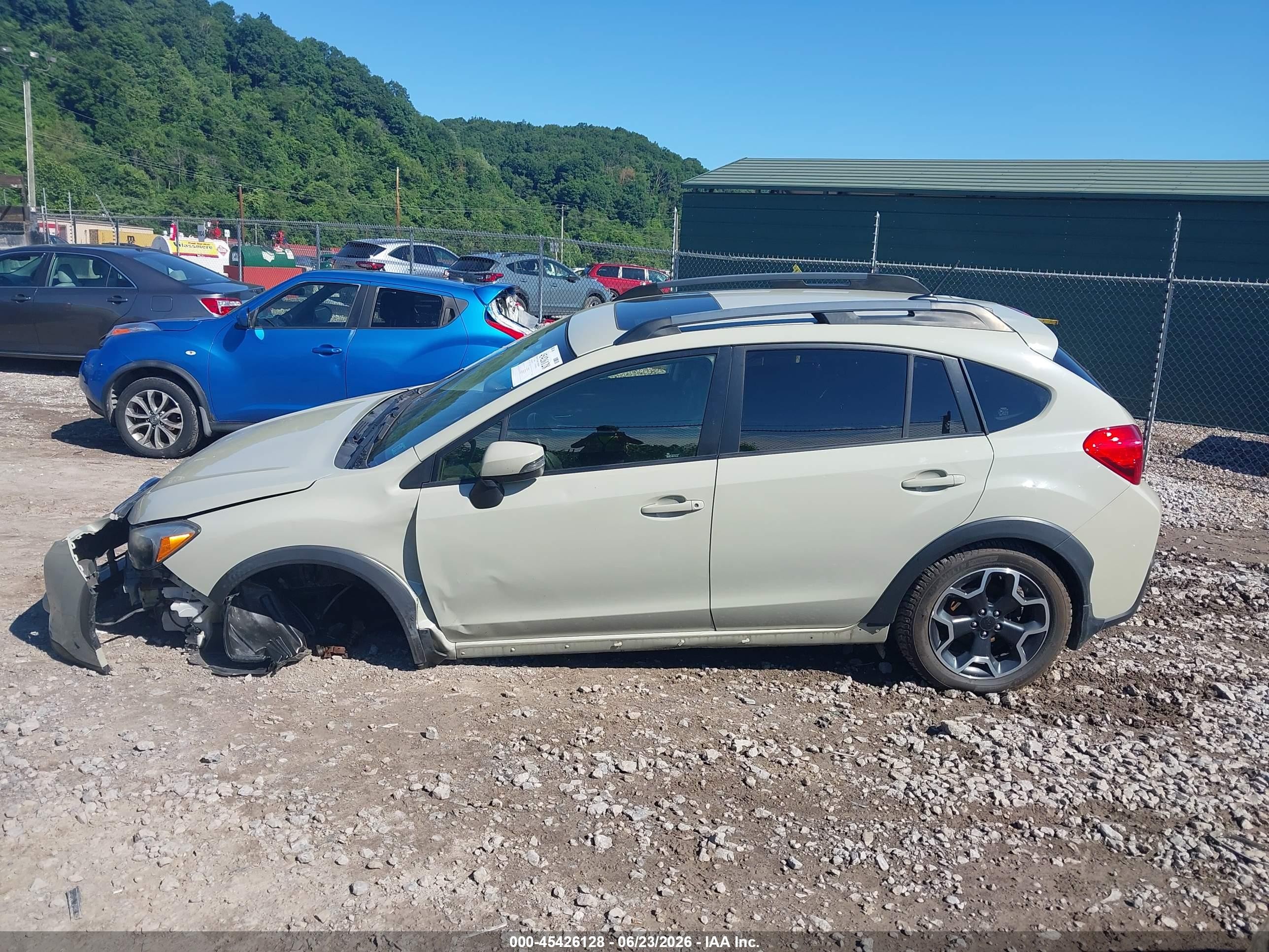 2015 Subaru Xv Crosstrek 2.0i Limited Cream vin: JF2GPASC8FH293097