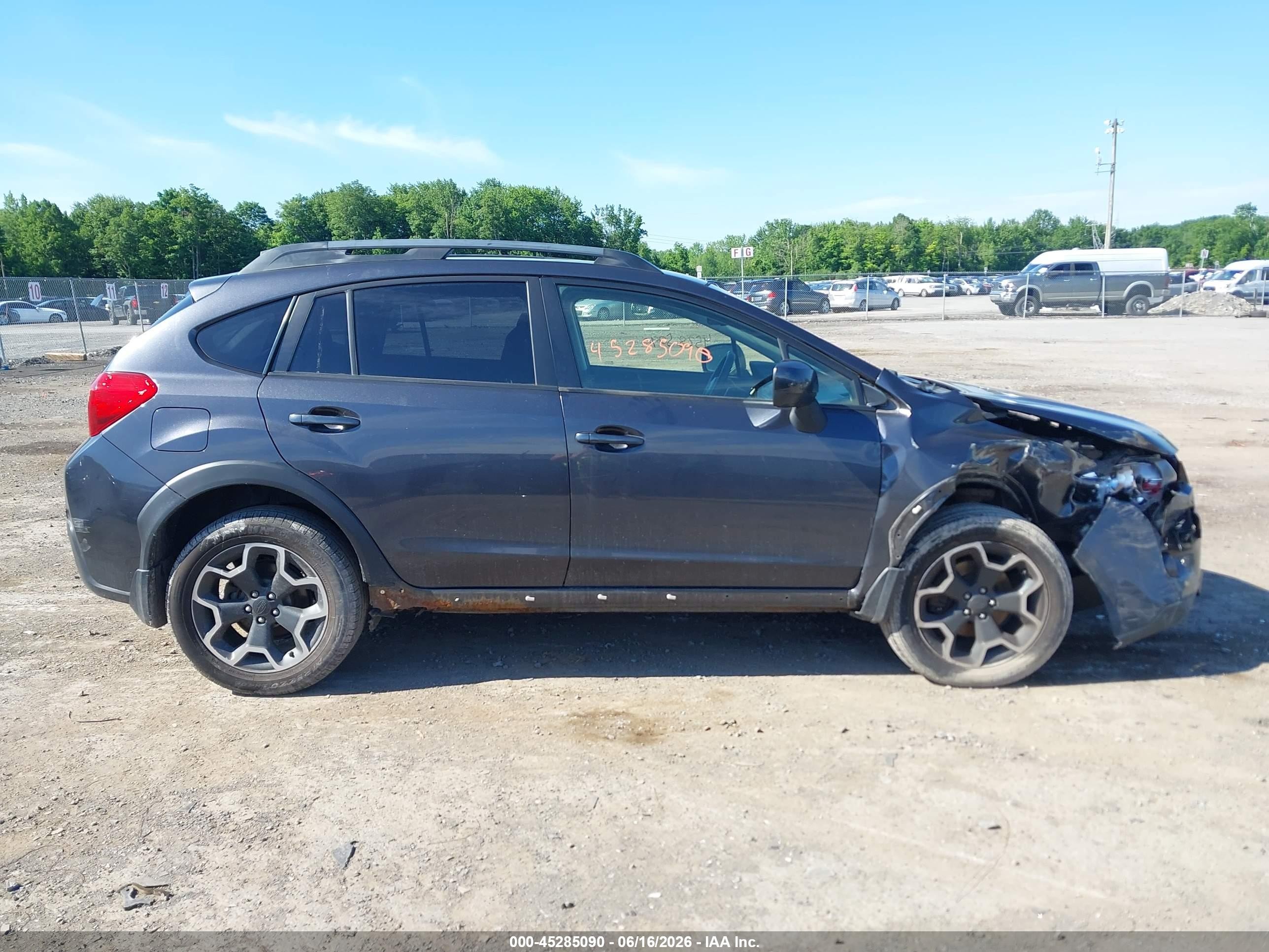 2014 Subaru Xv Crosstrek 2.0i Premium Gray vin: JF2GPAVC0E8285814