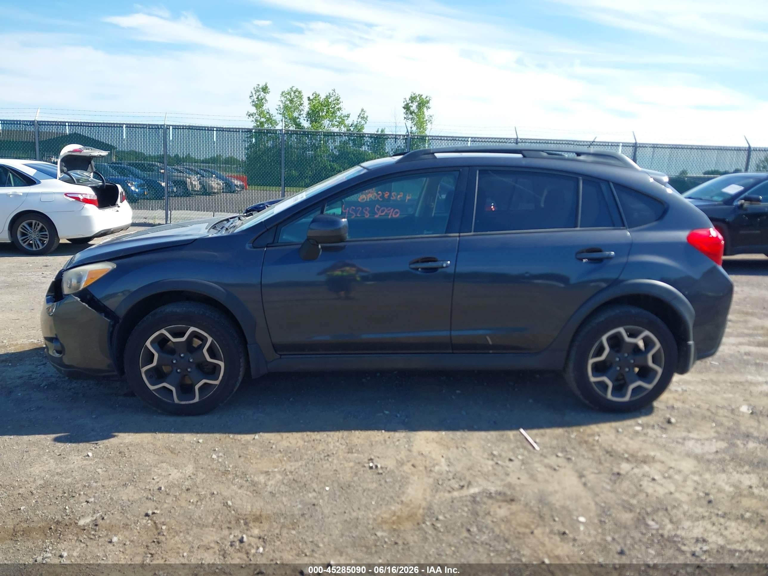 2014 Subaru Xv Crosstrek 2.0i Premium Gray vin: JF2GPAVC0E8285814