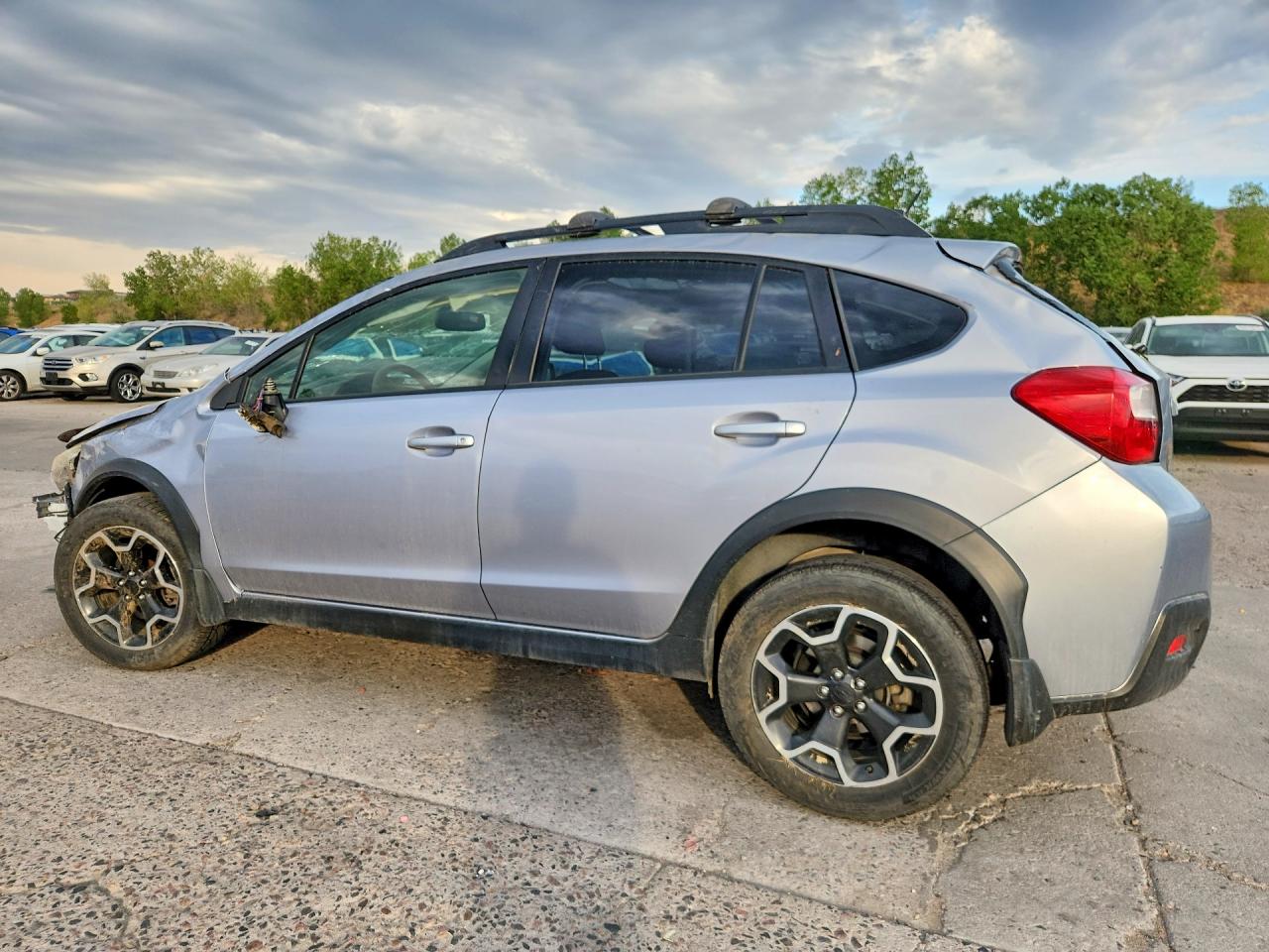 2014 Subaru Xv Crosstrek 2.0 Premium Silver vin: JF2GPAVC0E8317726