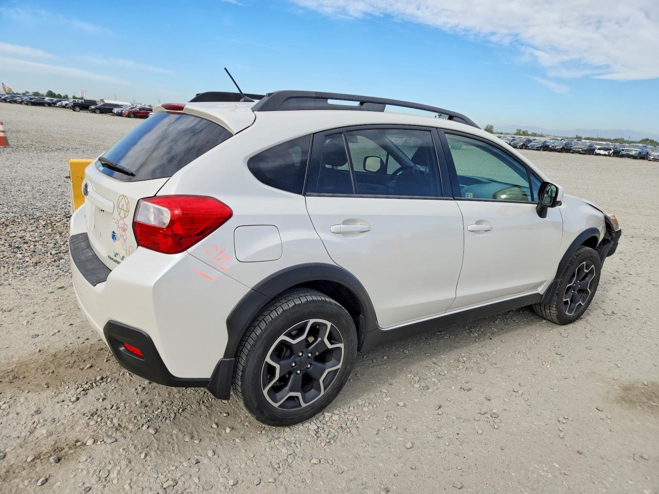 2014 Subaru Xv Crosstrek 2.0 Premium White vin: JF2GPAVC3E8264374