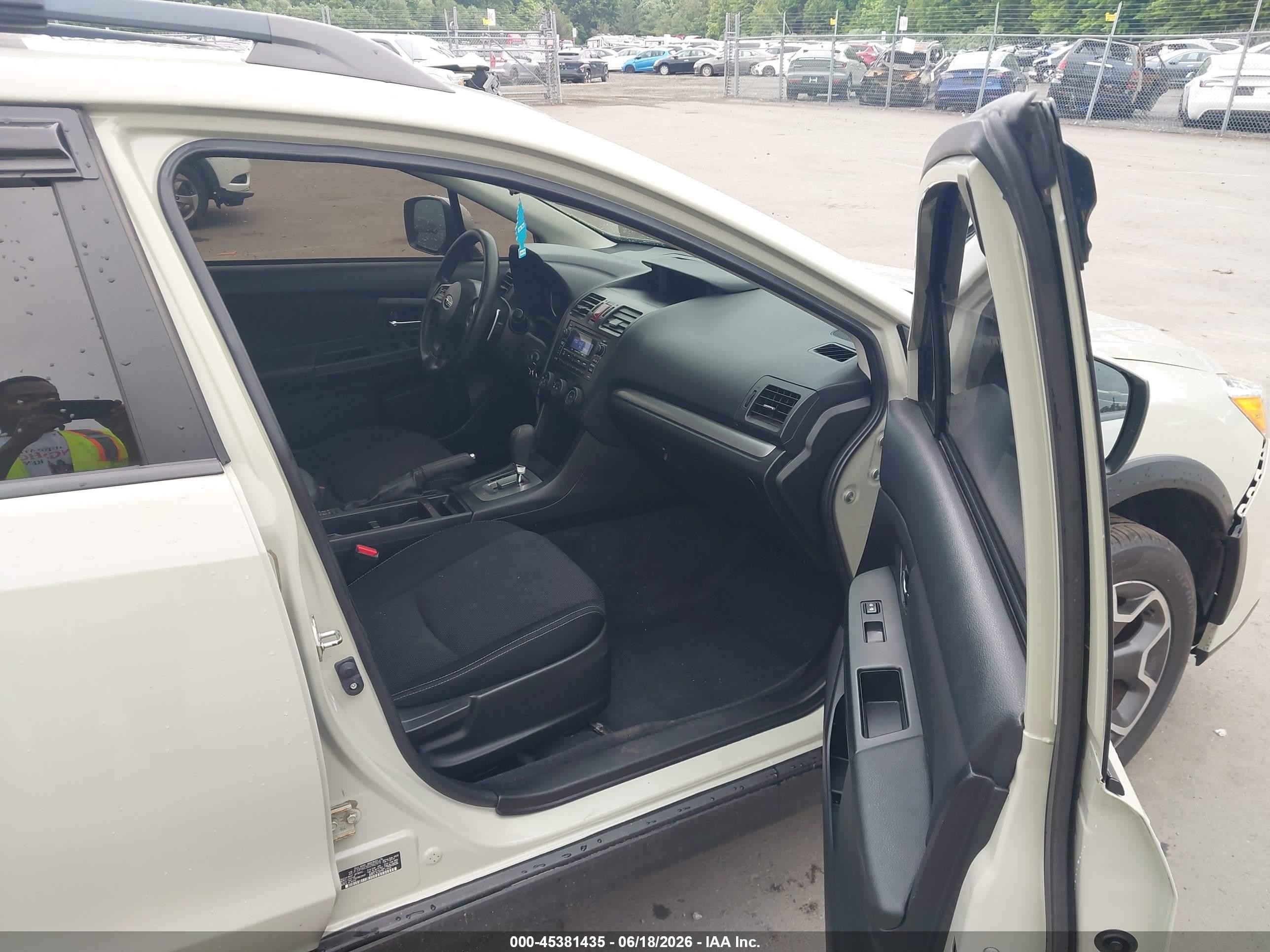 2013 Subaru Xv Crosstrek 2.0i Premium Cream vin: JF2GPAVC6D2882970