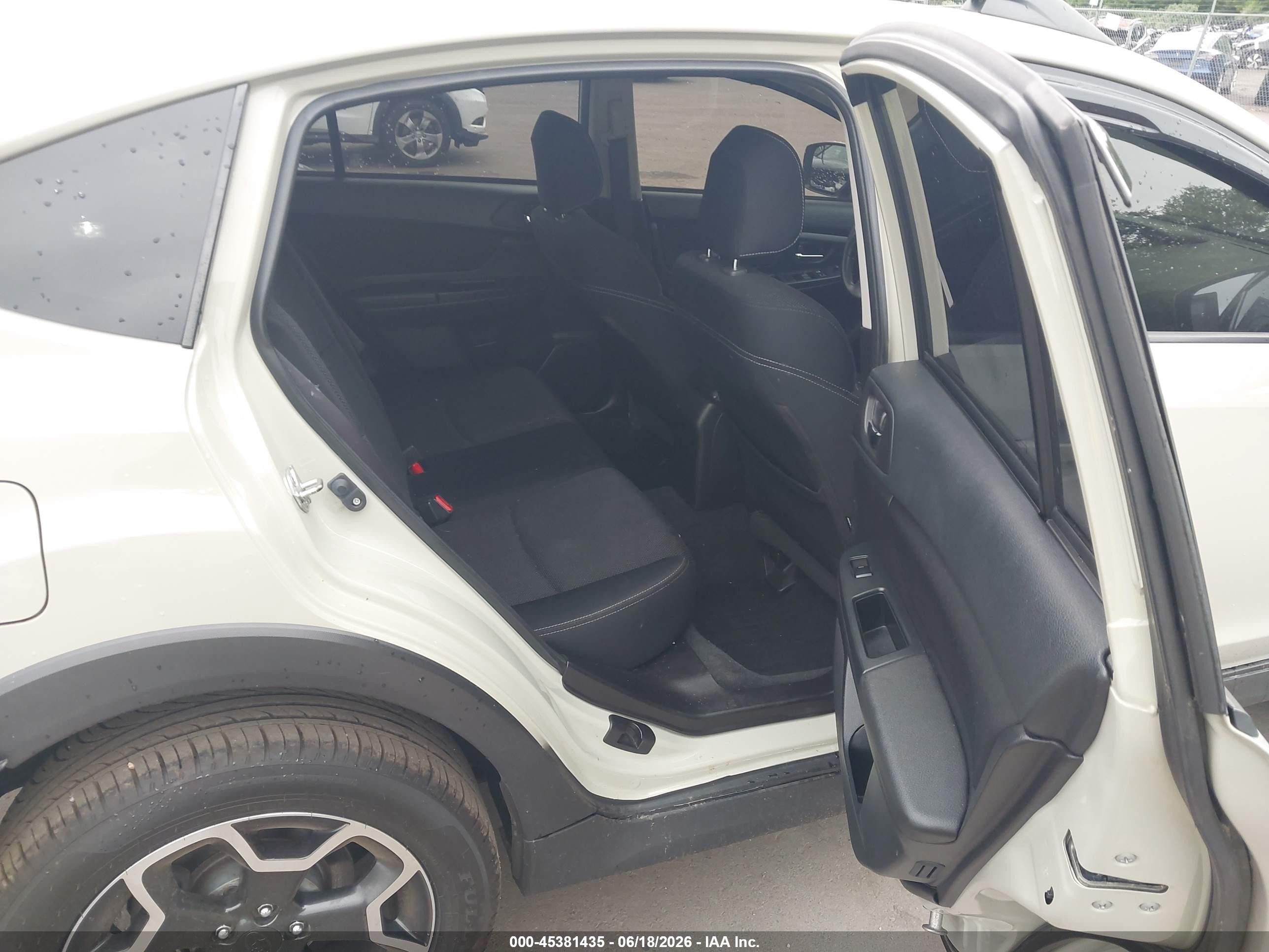2013 Subaru Xv Crosstrek 2.0i Premium Cream vin: JF2GPAVC6D2882970