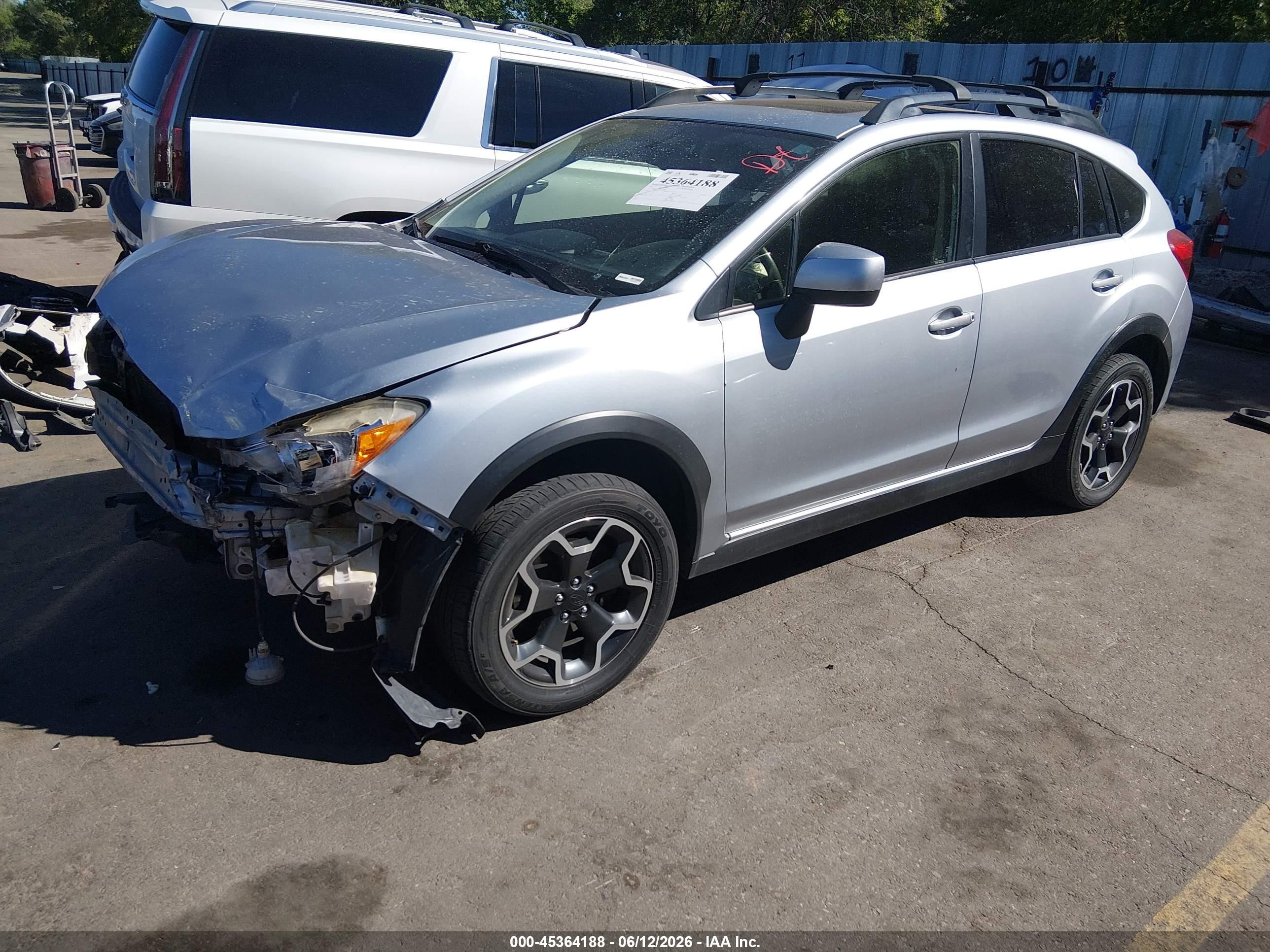 2014 Subaru Xv Crosstrek 2.0i Premium Silver vin: JF2GPAVC8EH337402