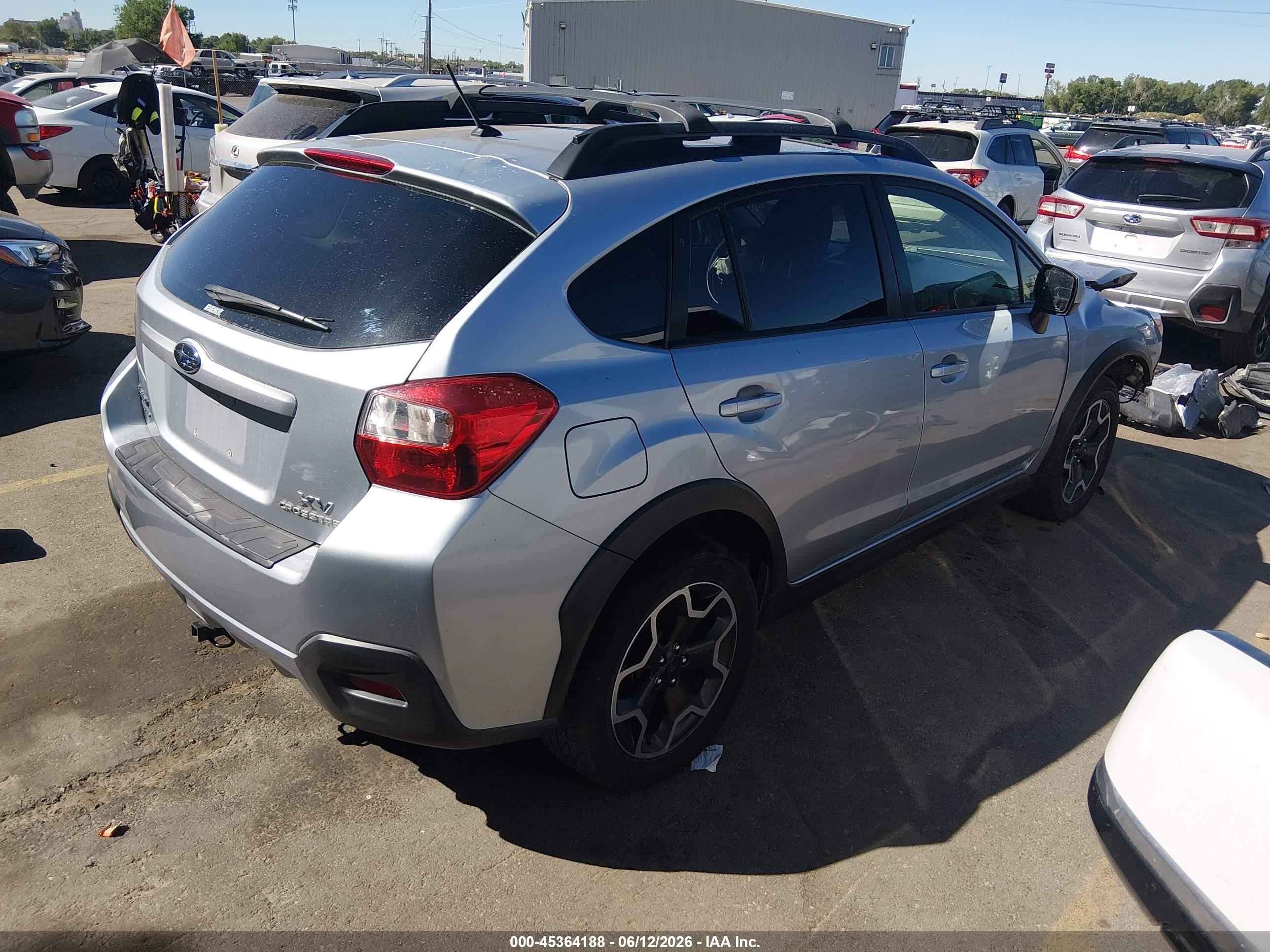2014 Subaru Xv Crosstrek 2.0i Premium Silver vin: JF2GPAVC8EH337402