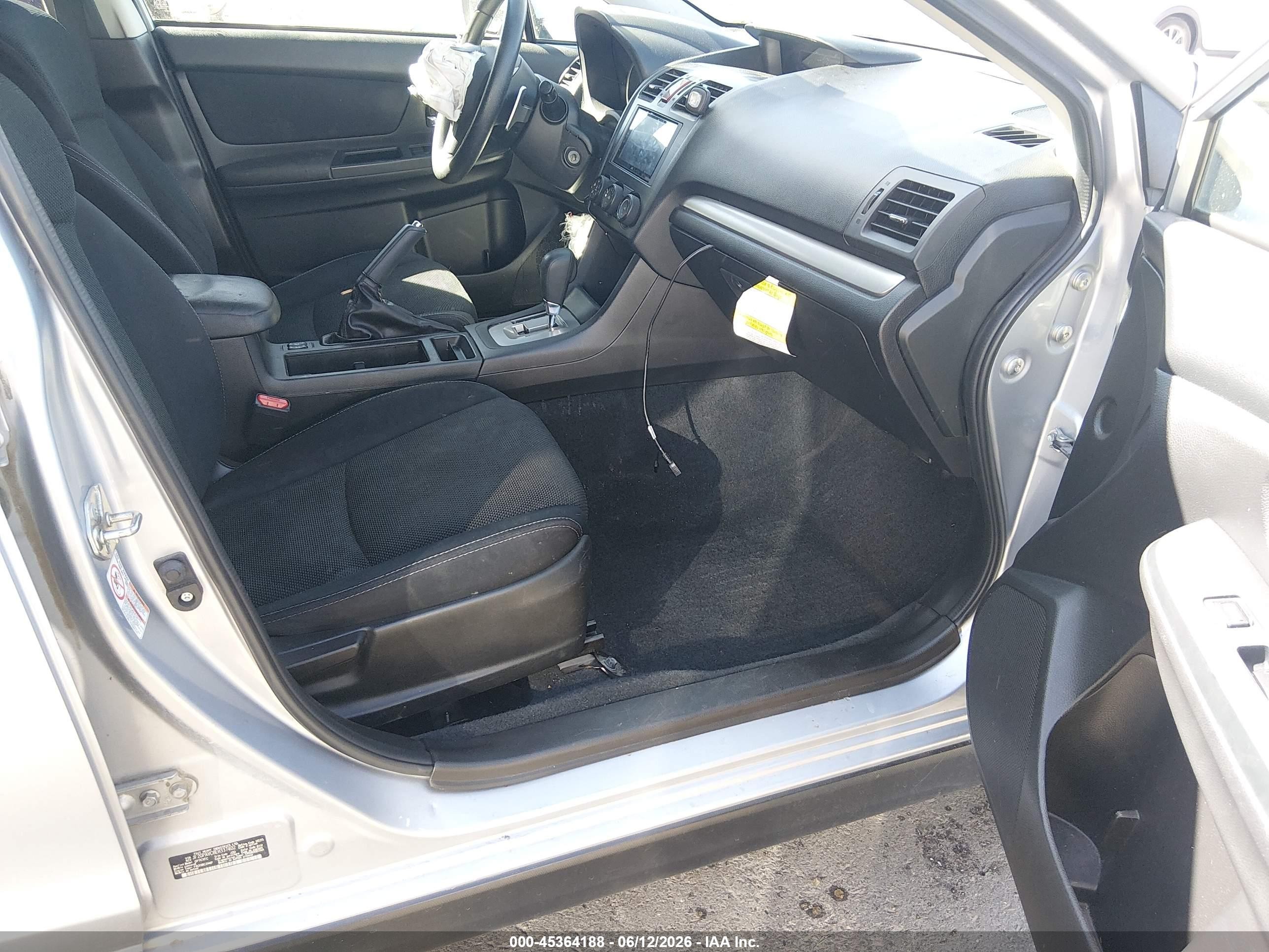 2014 Subaru Xv Crosstrek 2.0i Premium Silver vin: JF2GPAVC8EH337402